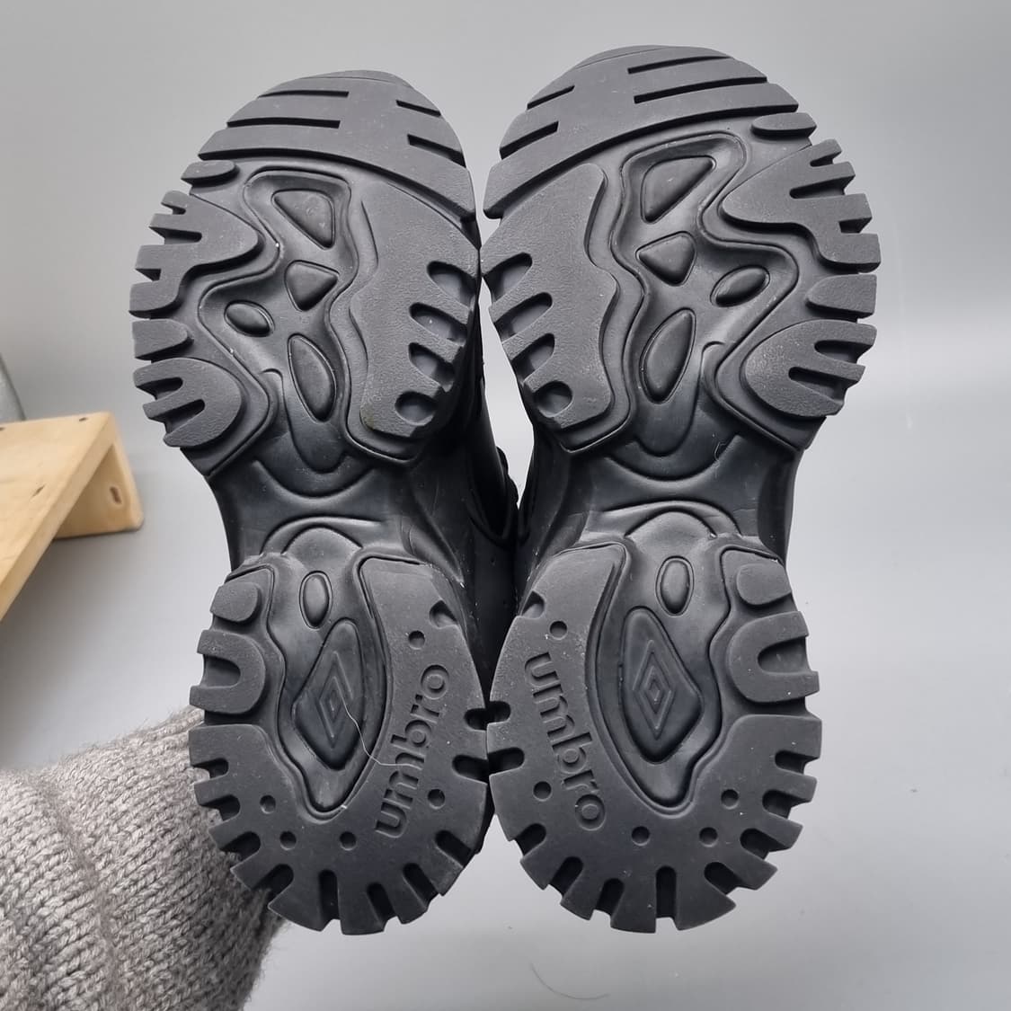 엄브로 범피 엑스 여성운동화230 상품이미지3