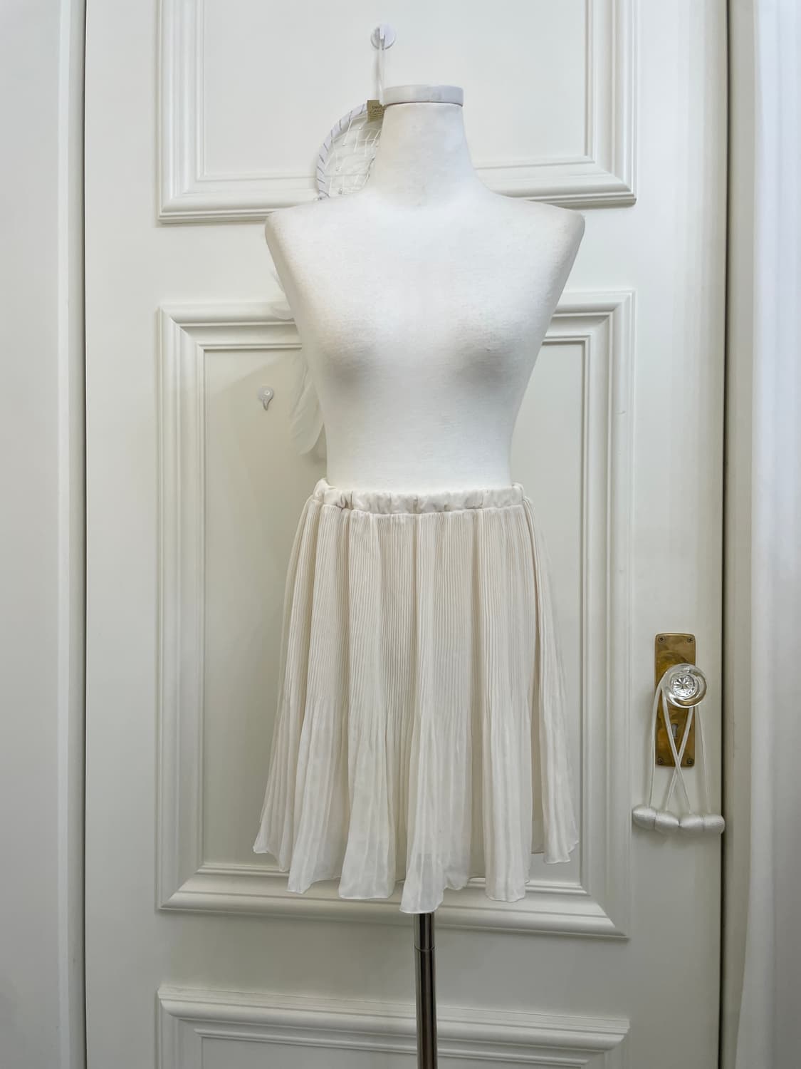OZOC ivory slim pleats banding mini skir 상품이미지1