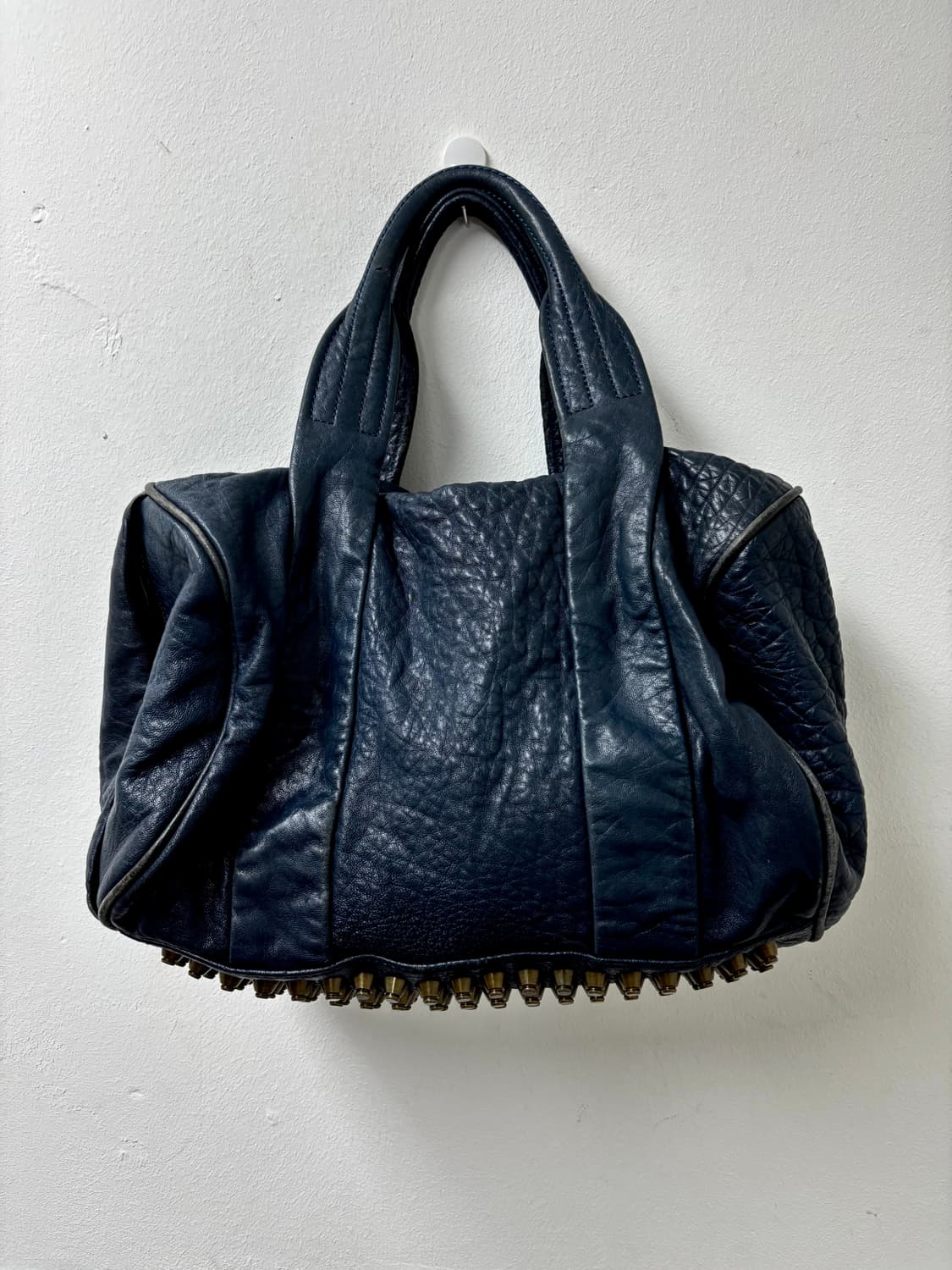 “ALEXANDER WANG” 레더 로키 총알스터드 도트백 상품이미지1