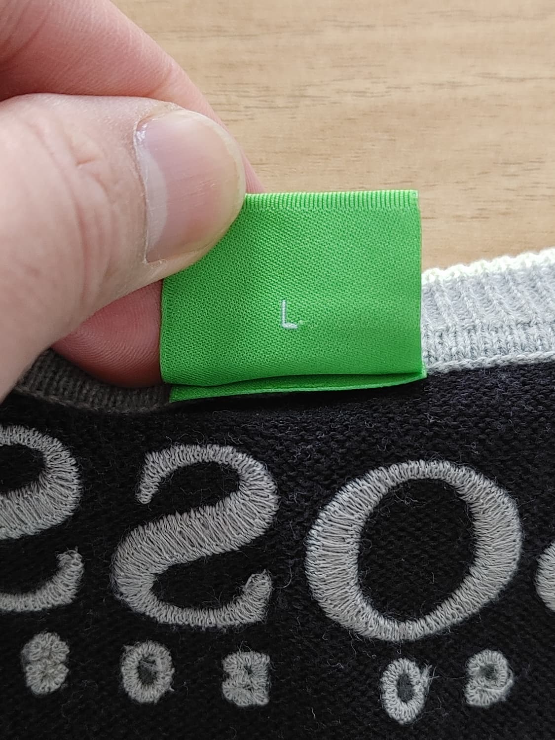 HUGO BOSS 휴고보스 남성 브이넥 긴팔 니트티 상품이미지5