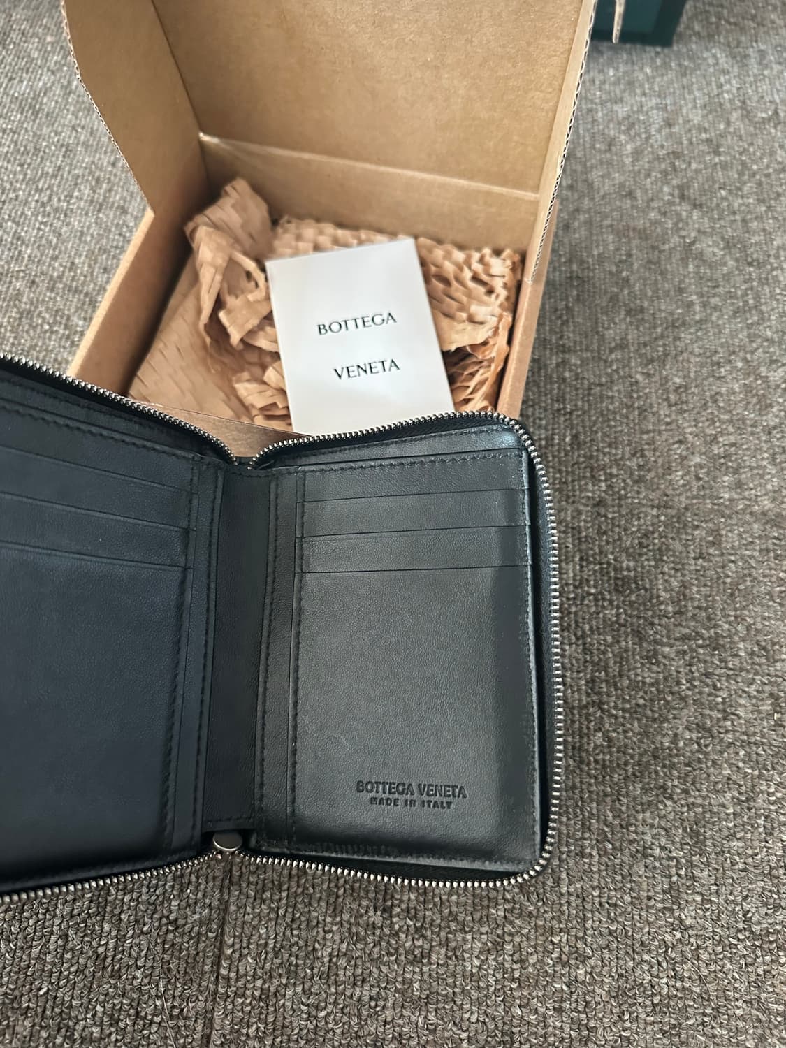 (정품) 보테가베네타 카세트 지갑 상품이미지2