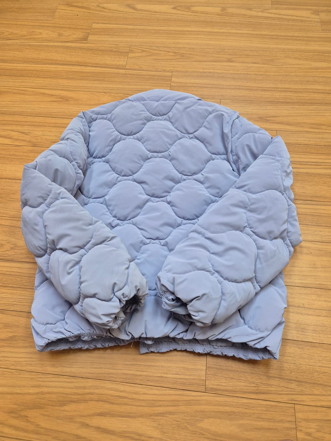 자라 여주니어 퀼팅 패딩 152cm입니다. 은은한 하늘색이라 어느 옷에도 상품이미지2