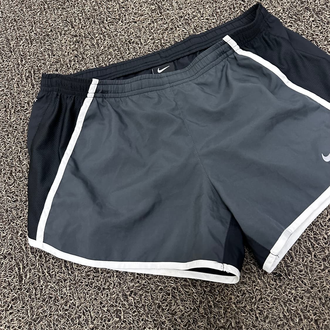 NIKE 나이키 여성 운동복 반바지 M 상품이미지3