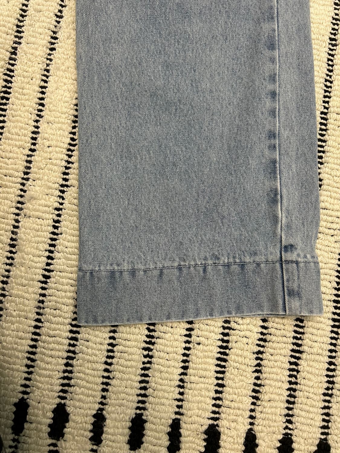 게스(guess) 연청 크롭드 와이드 데님 진 상품이미지4