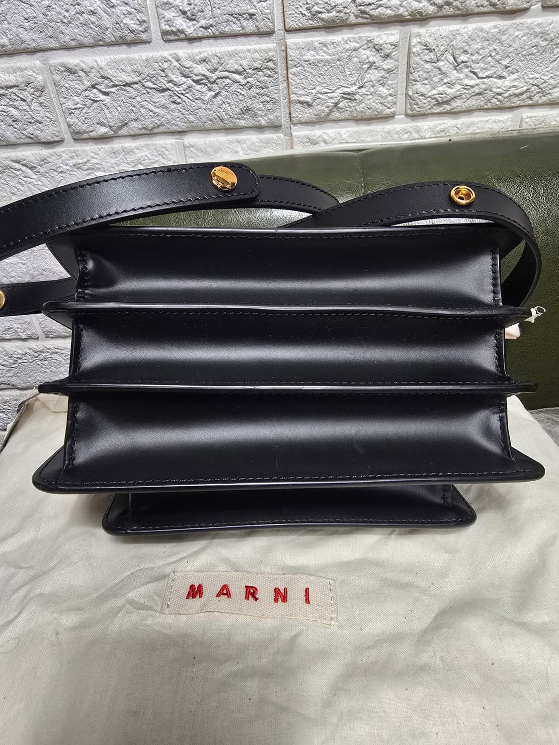 마르니 트렁크백 미듐 블랙 카프스킨.새상품 상품이미지7