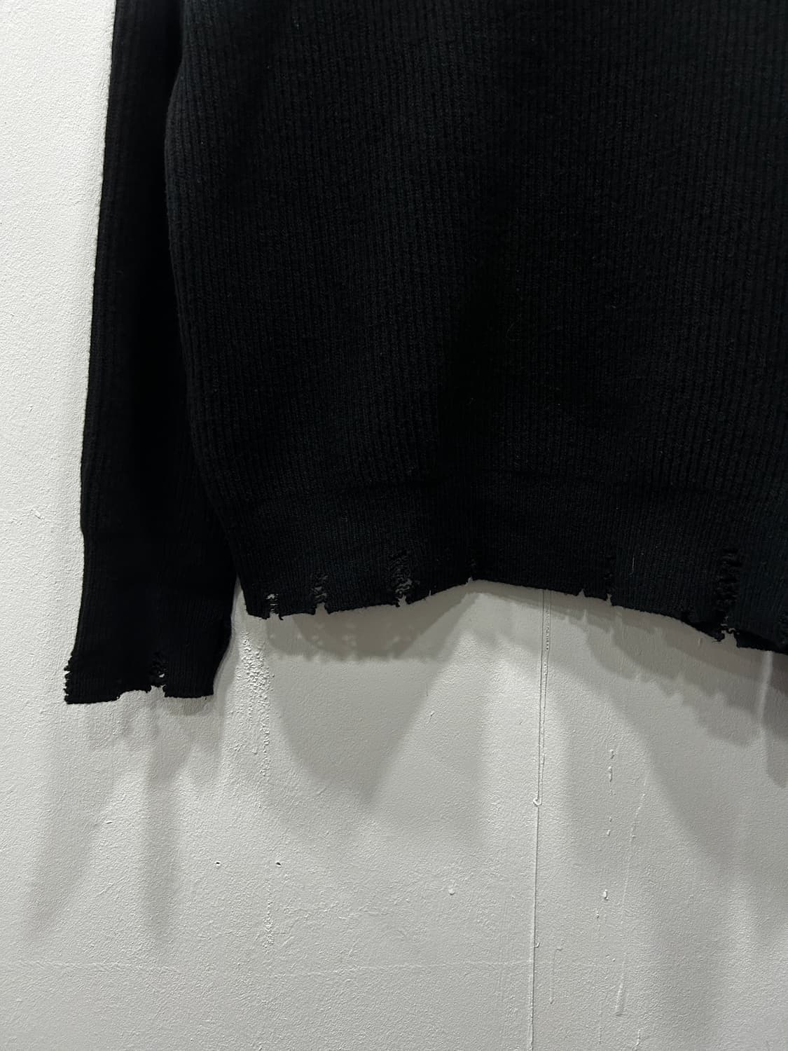 비이커 울100% 디스트로이드 터틀넥 니트 여성 55~66 블랙 상품이미지9