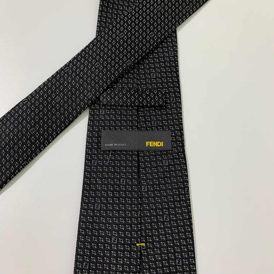 펜디(FENDI) 블랙 FF스몰 모노그램 명품넥타이 신형라벨 최상급 상품이미지4