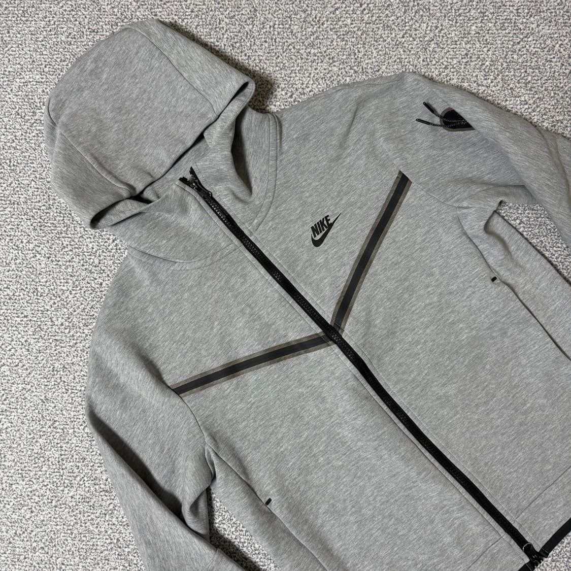 [정가 20만원] 나이키 테크팩 윈드러너 후드 집업 상품이미지3