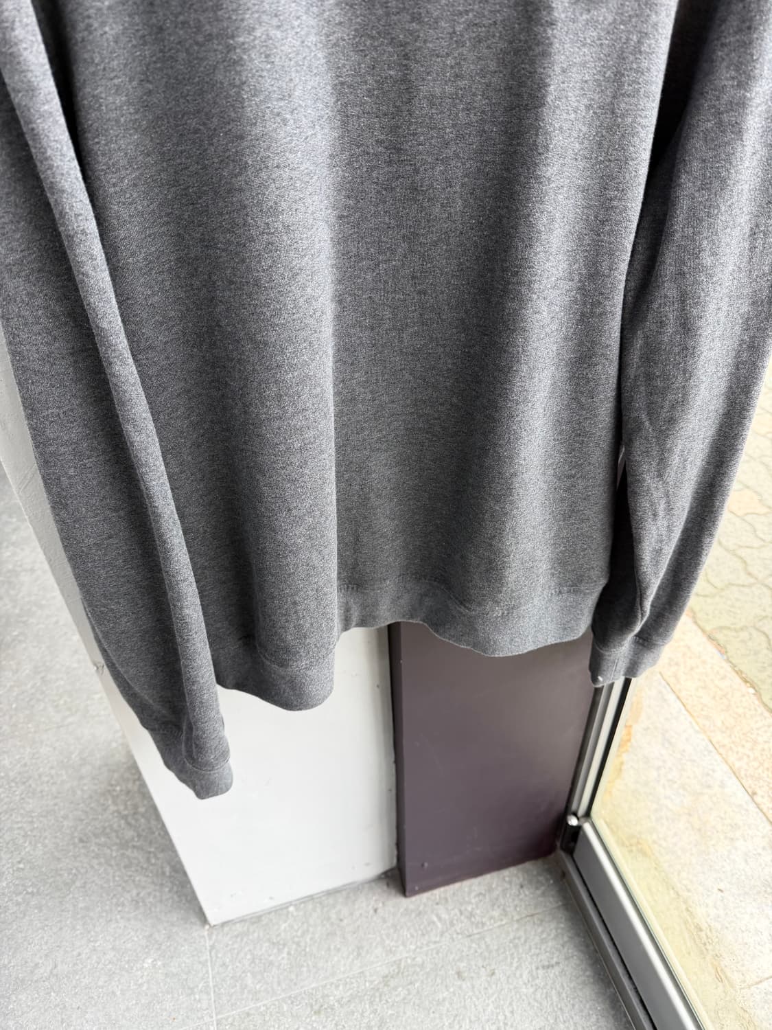 .XXL/ 몽클레어 기모 자수패치 그레이 맨투맨 상품이미지5