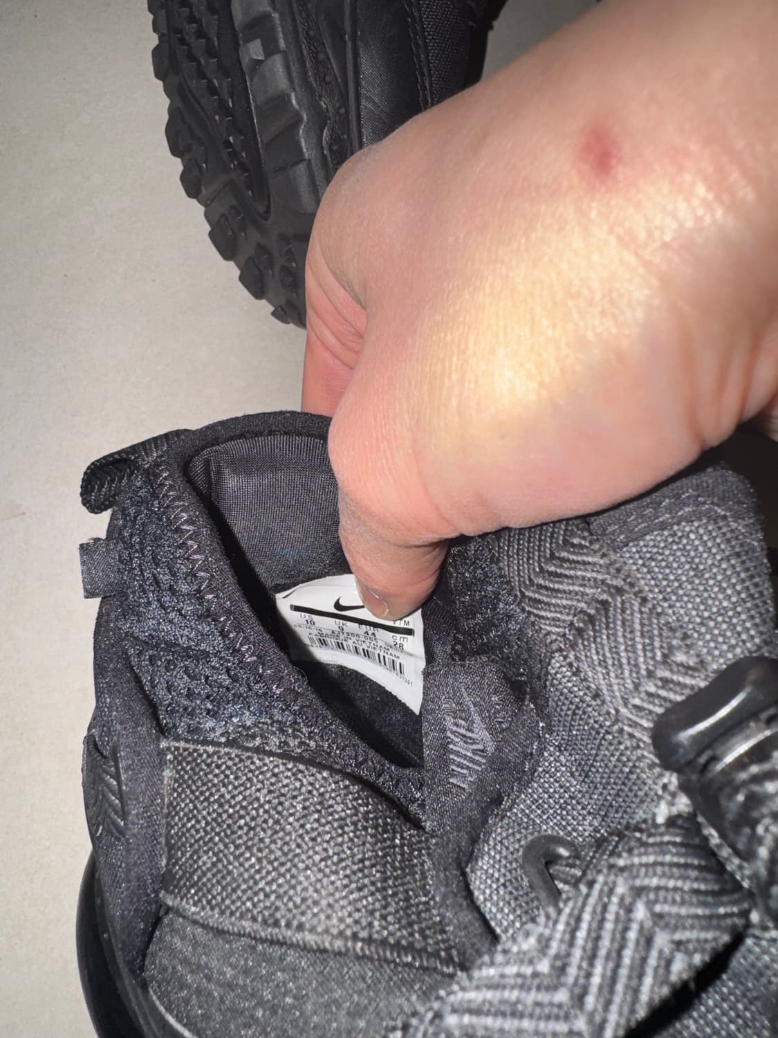 나이키 에어맥스 보우핀 트리플 블랙 판매합니다.  상품이미지6