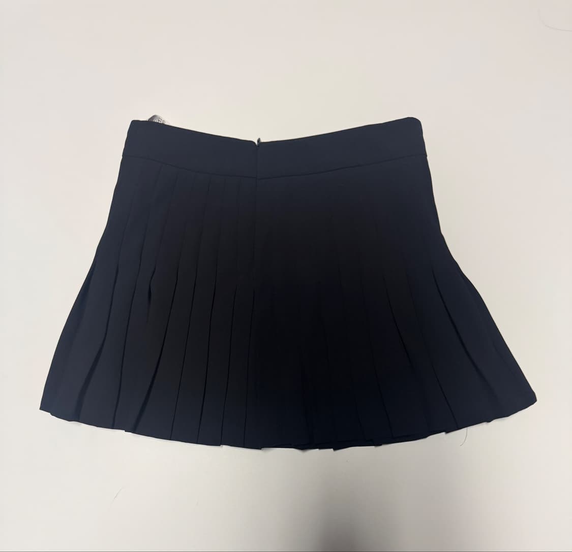 여성 자라 ZARA 금장 장식 플리츠 스커트 치마 블랙 상품이미지2