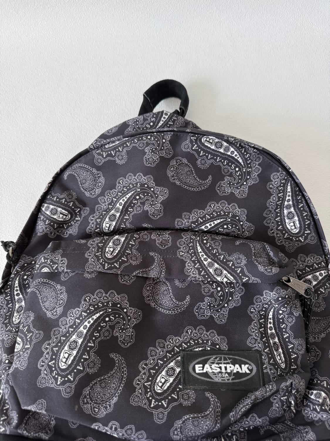 이스트팩(EASTPAK) 페이즐리 백팩(하단 스웨이드, 샘플택) 상품이미지2