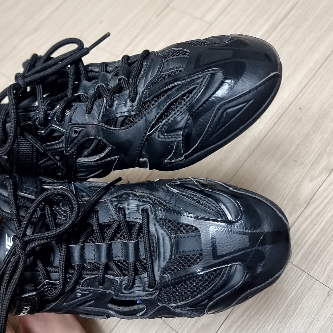 발렌시아가 트랙 스니커즈 블랙(275-280) 상품이미지4