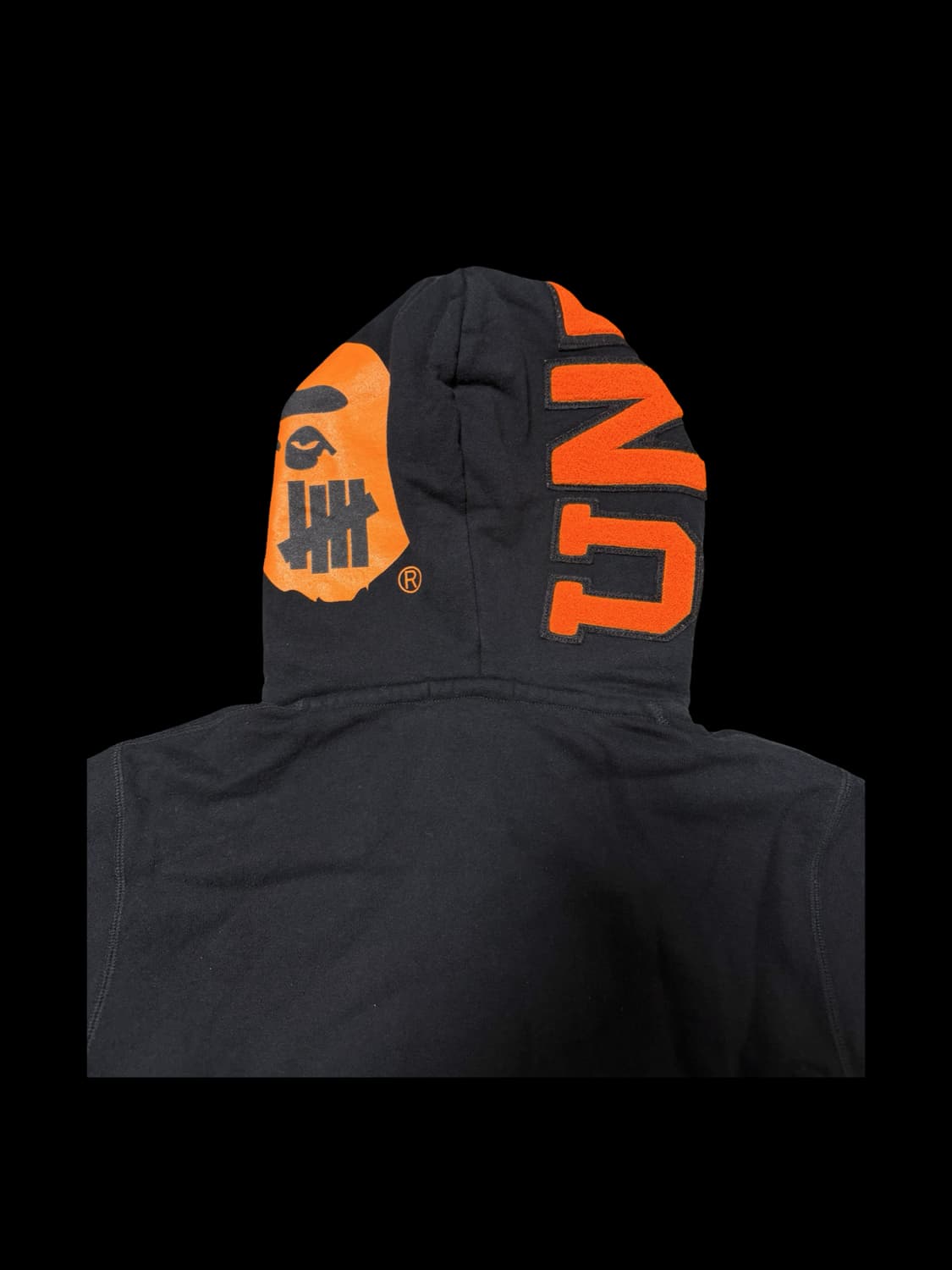 베이프 UNDEFEATED 콜라보 투헤드 샤크 후드 집업 상품이미지4