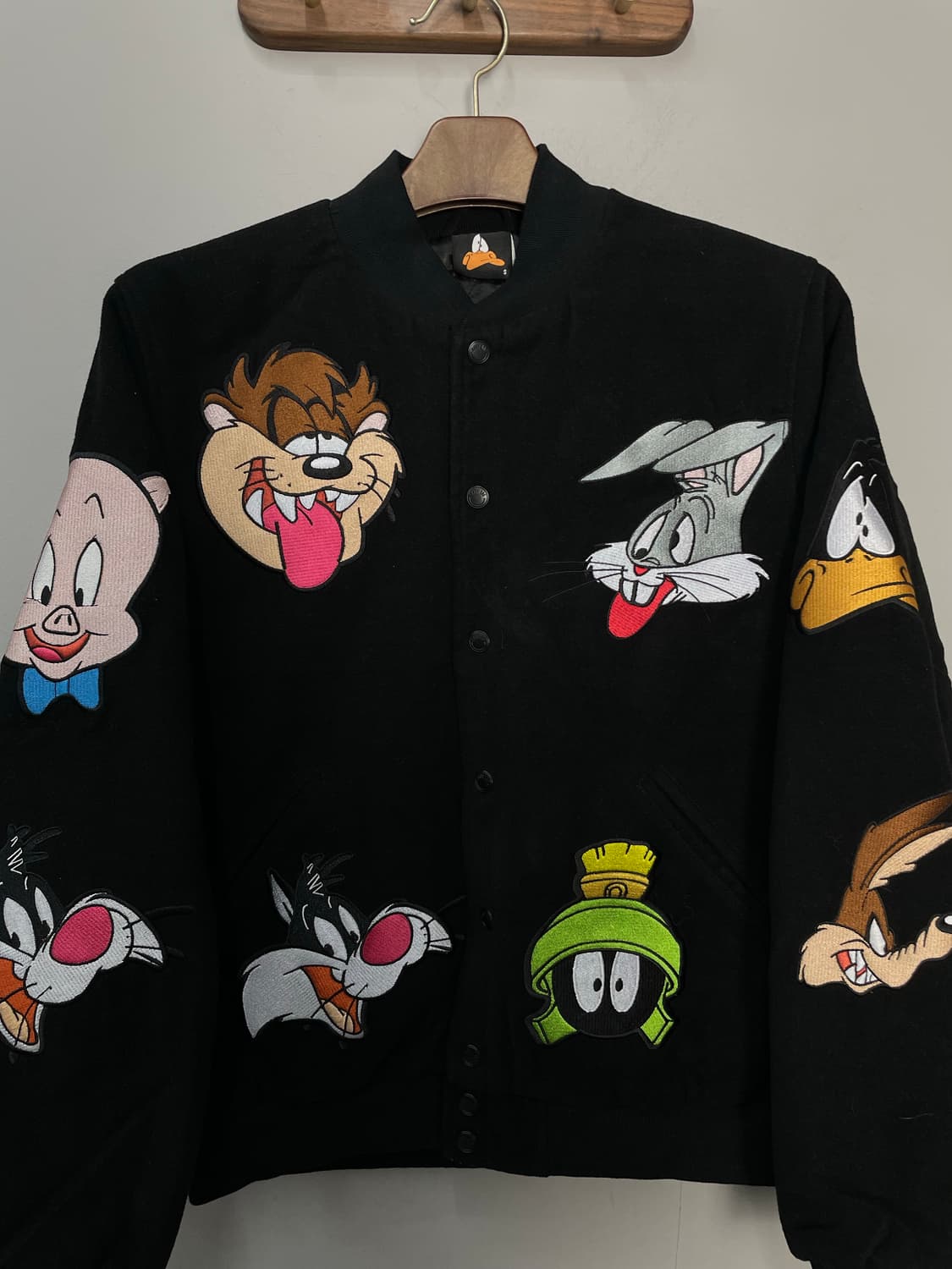 빈티지 루니툰 자수 블랙 바시티 자켓 H2213 상품이미지3