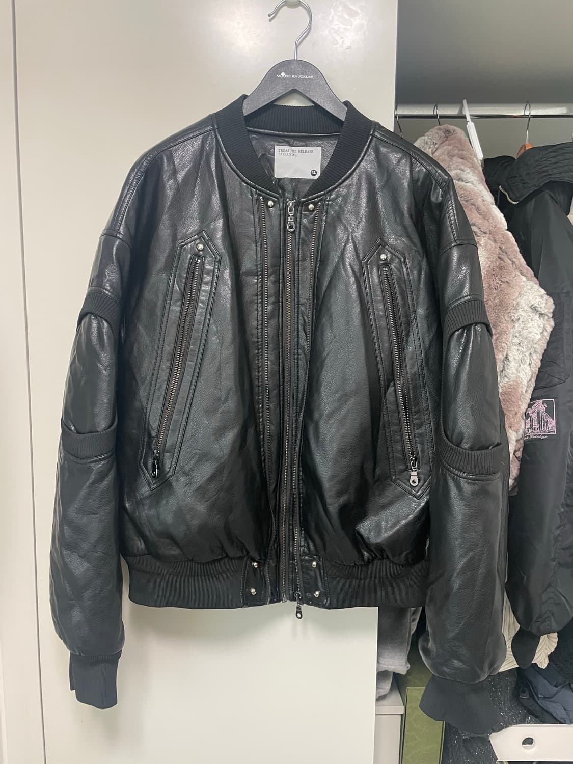 비엑세스 레더 패딩 자켓 상품이미지2