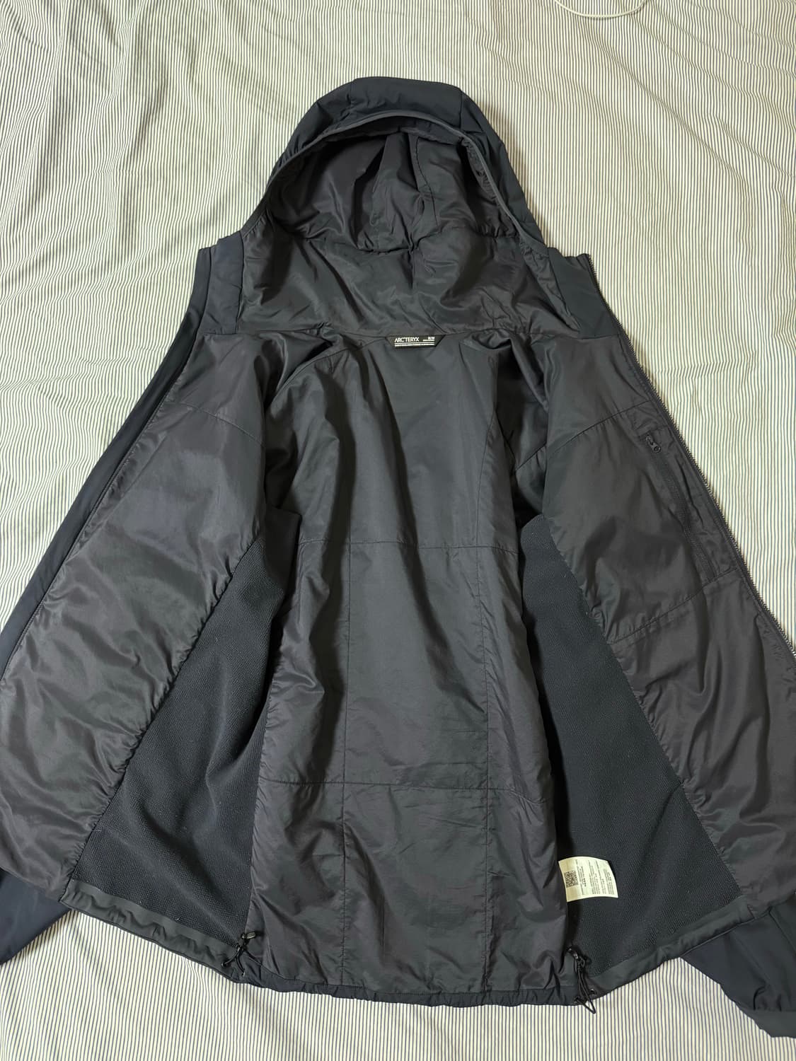 (SS급) 아크테릭스 아톰 후디 블랙 사파이어 상품이미지9