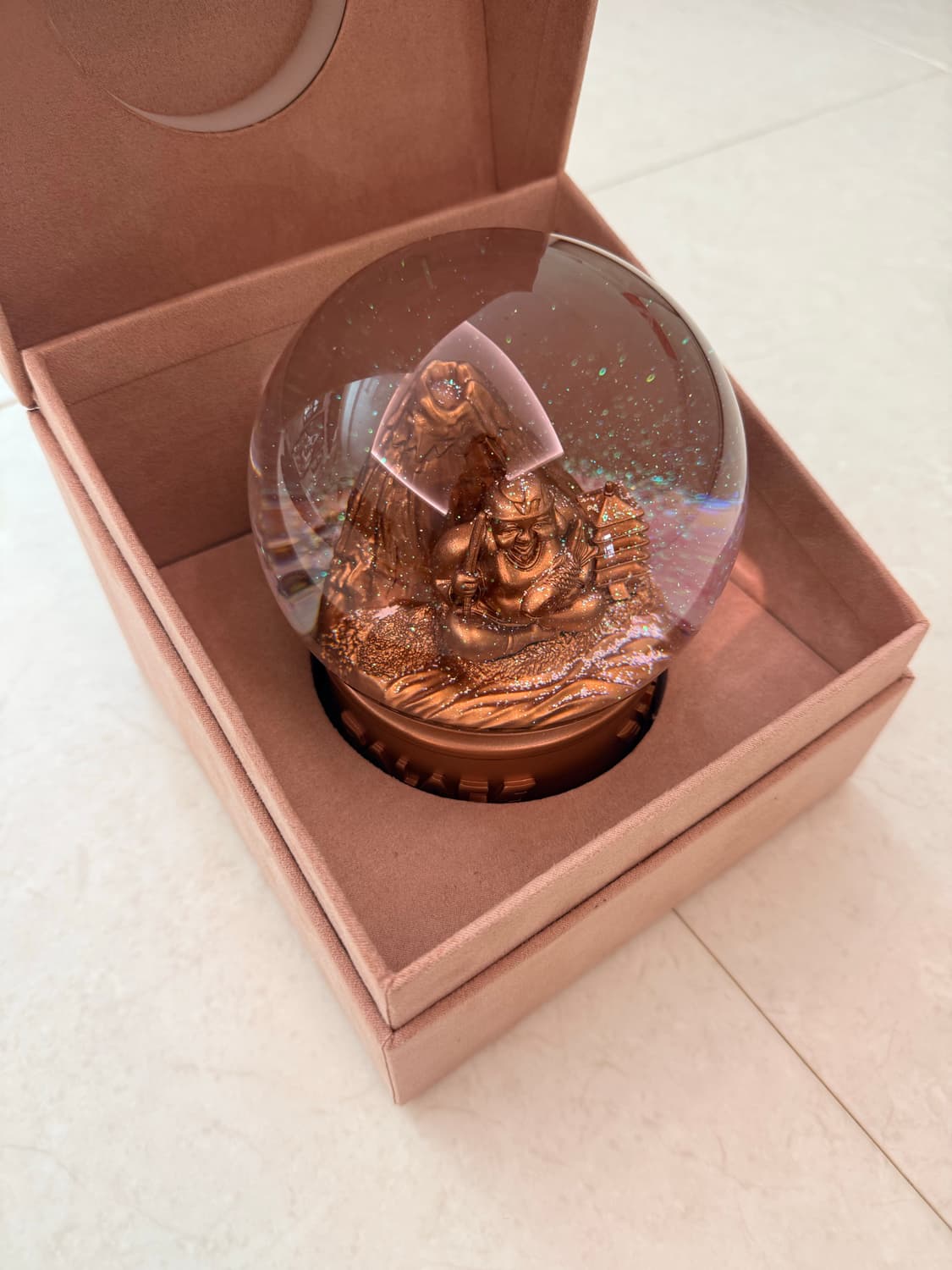 Palace Evisu Jolly God Snow Globe 상품이미지3