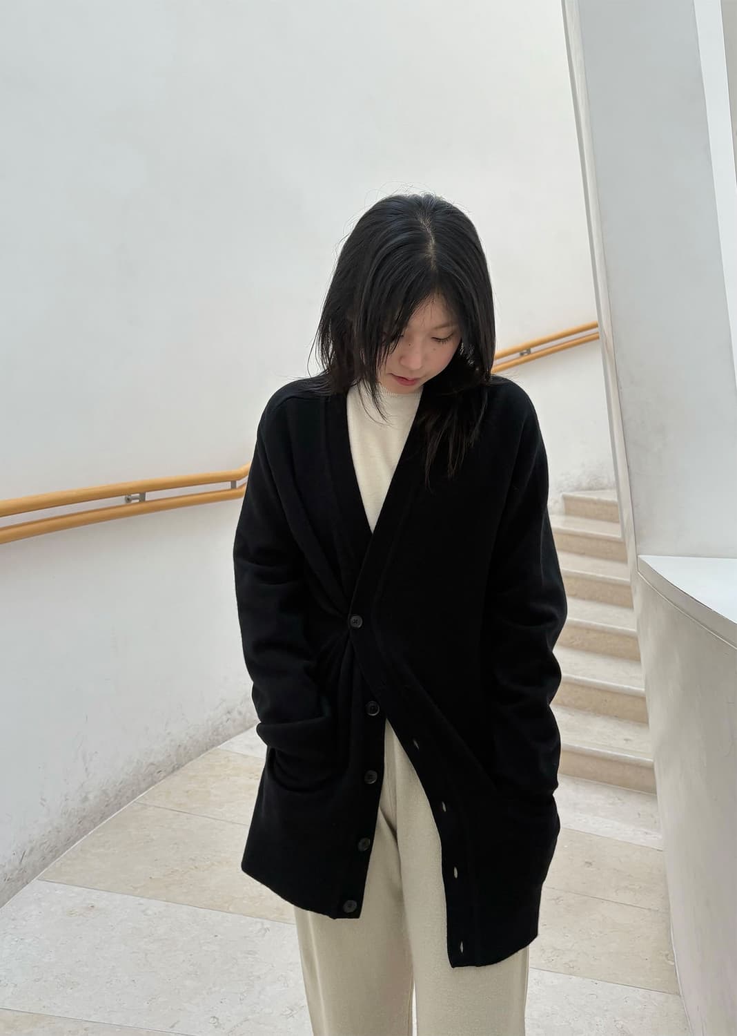 Extreme Cashmere Cardigan, Raven 상품이미지6