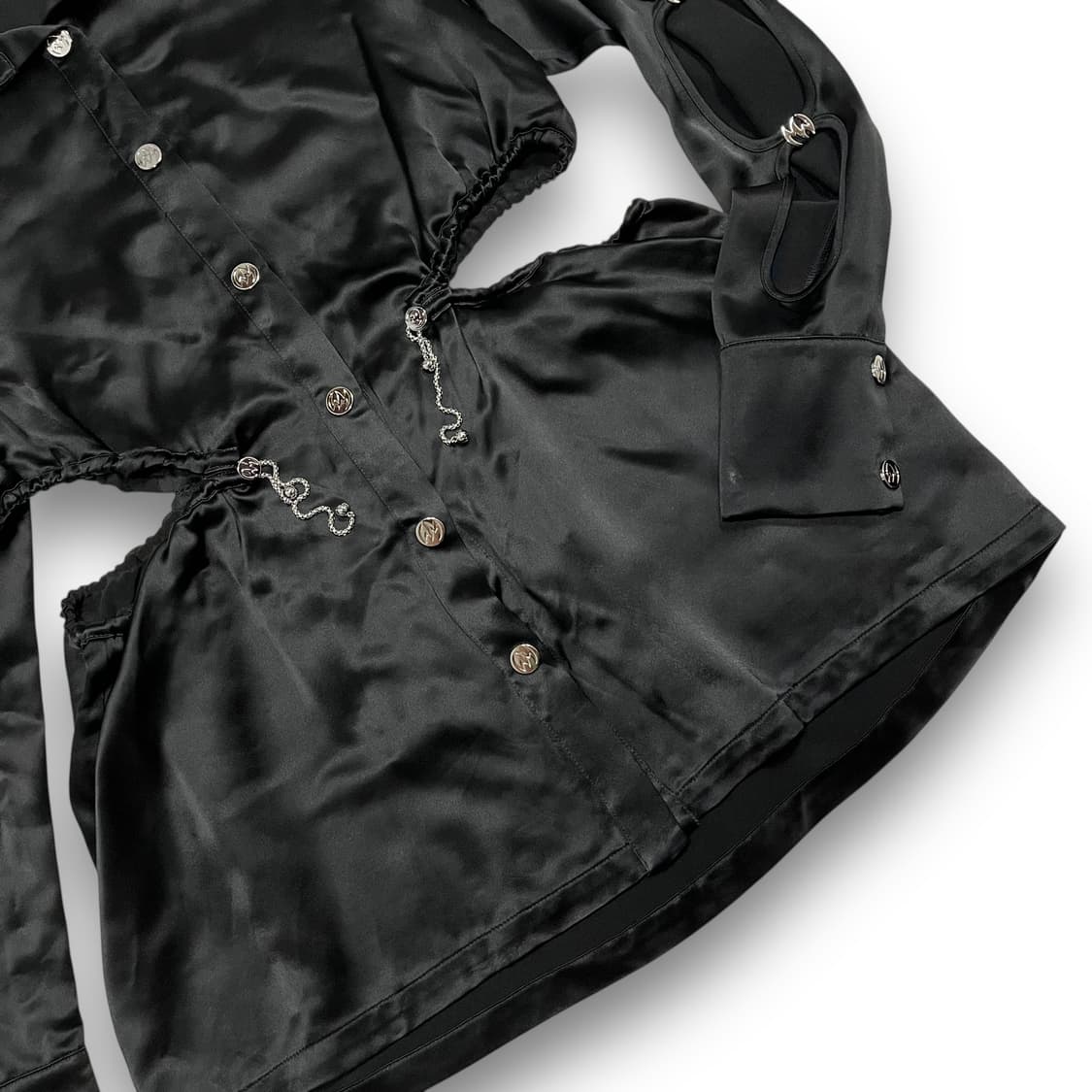 위어드 마켓 락시그 사이드 엠블럼 로고 글로시 원피스 상품이미지4