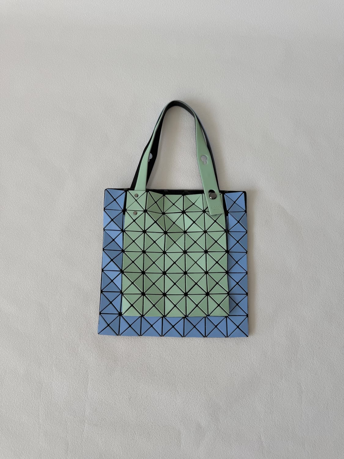 이세미야케(ISSEY MIYAKE) BAOBAO 토트백 상품이미지1