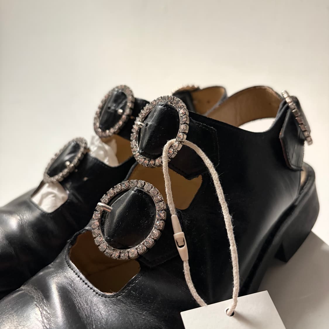 Crystal Buckle Cut-Out Shoes 상품이미지6