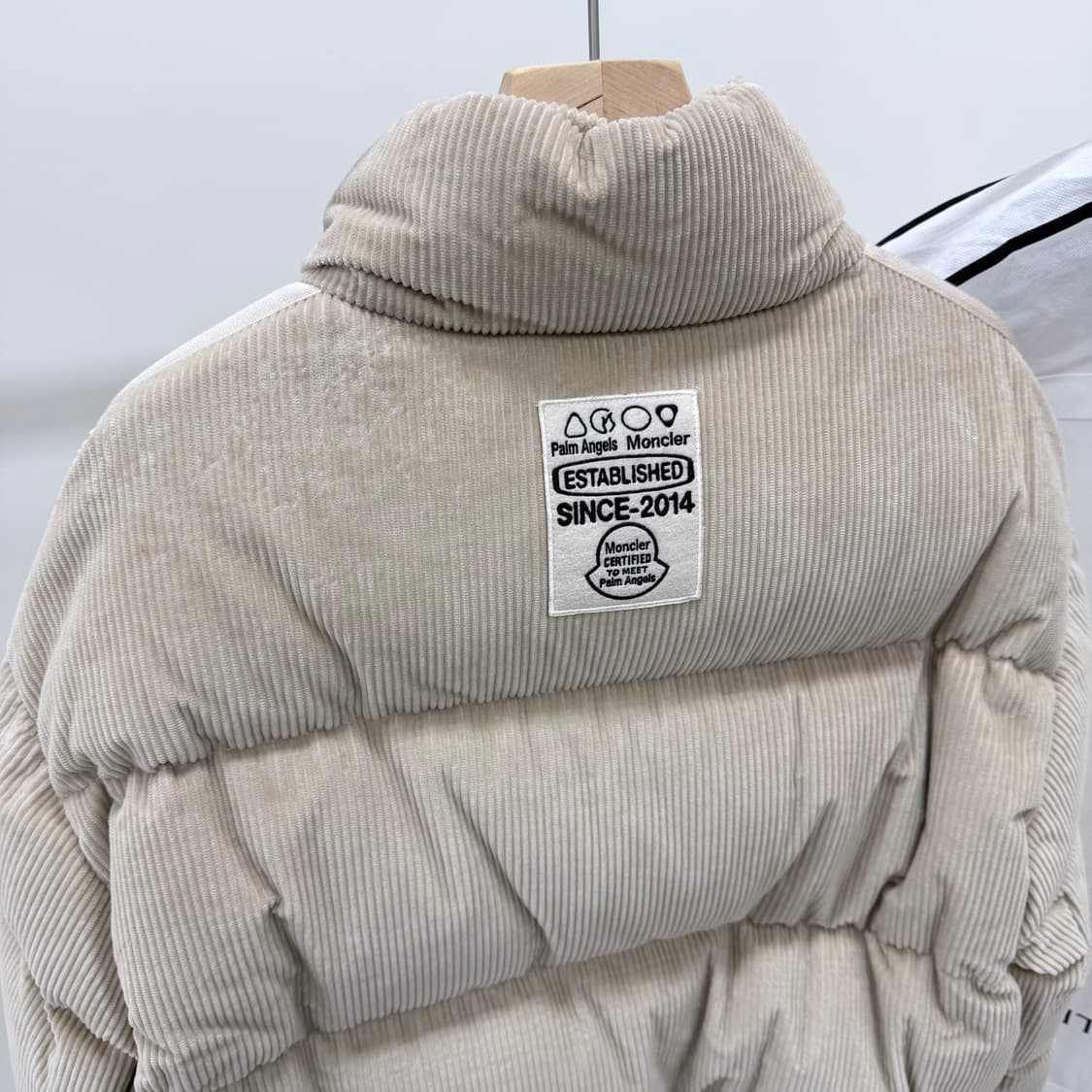[S급/2] 24FW 몽클레어 x 팜엔젤스 아브롤호스 코듀로이 패딩자켓 상품이미지6