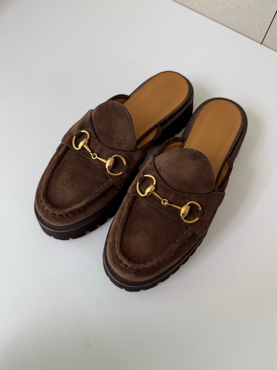 정품 구찌 브라운 스웨이드 뮬 상품이미지5