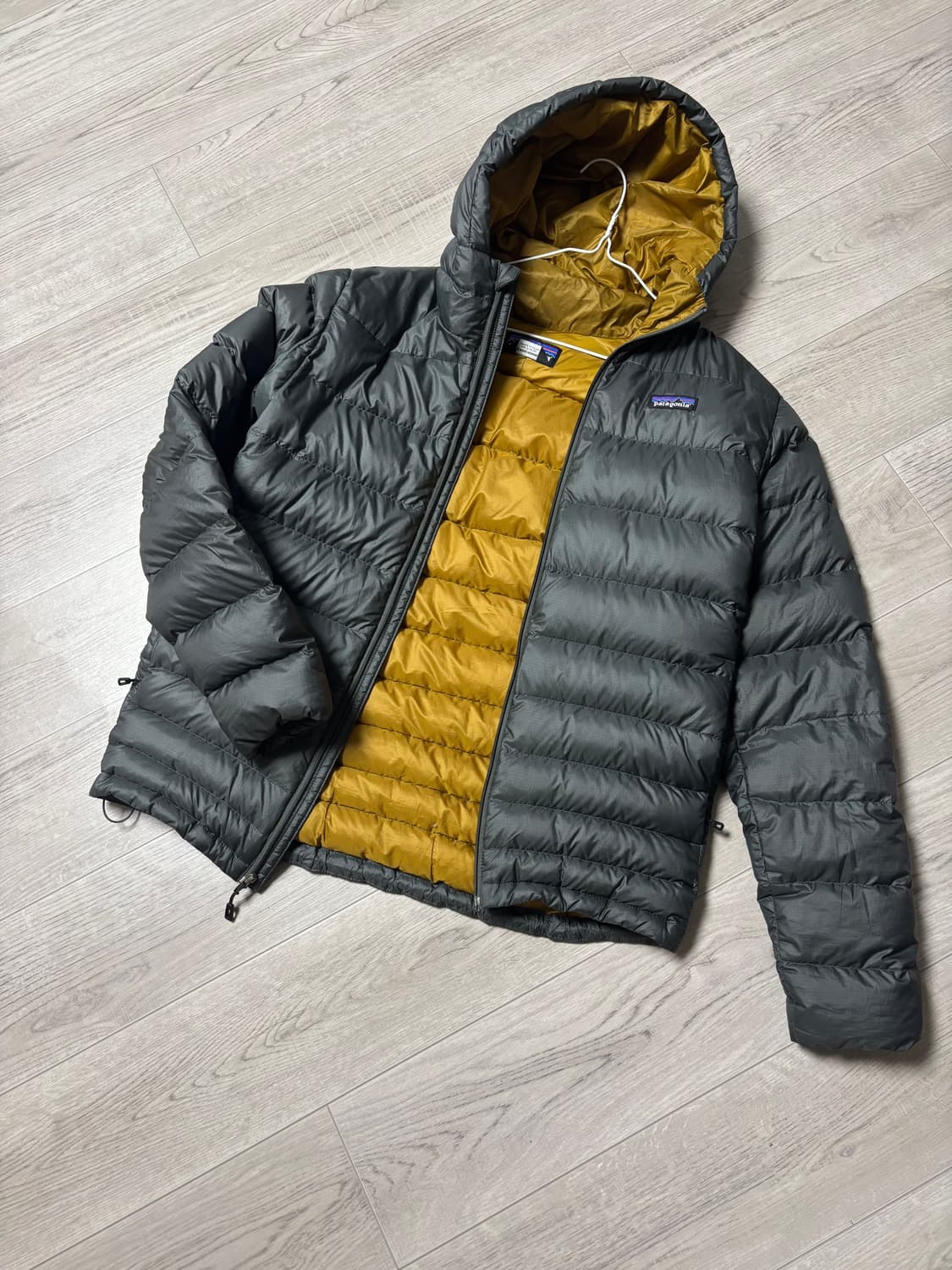 [S/하자] 파타고니아 경량패딩 상품이미지1