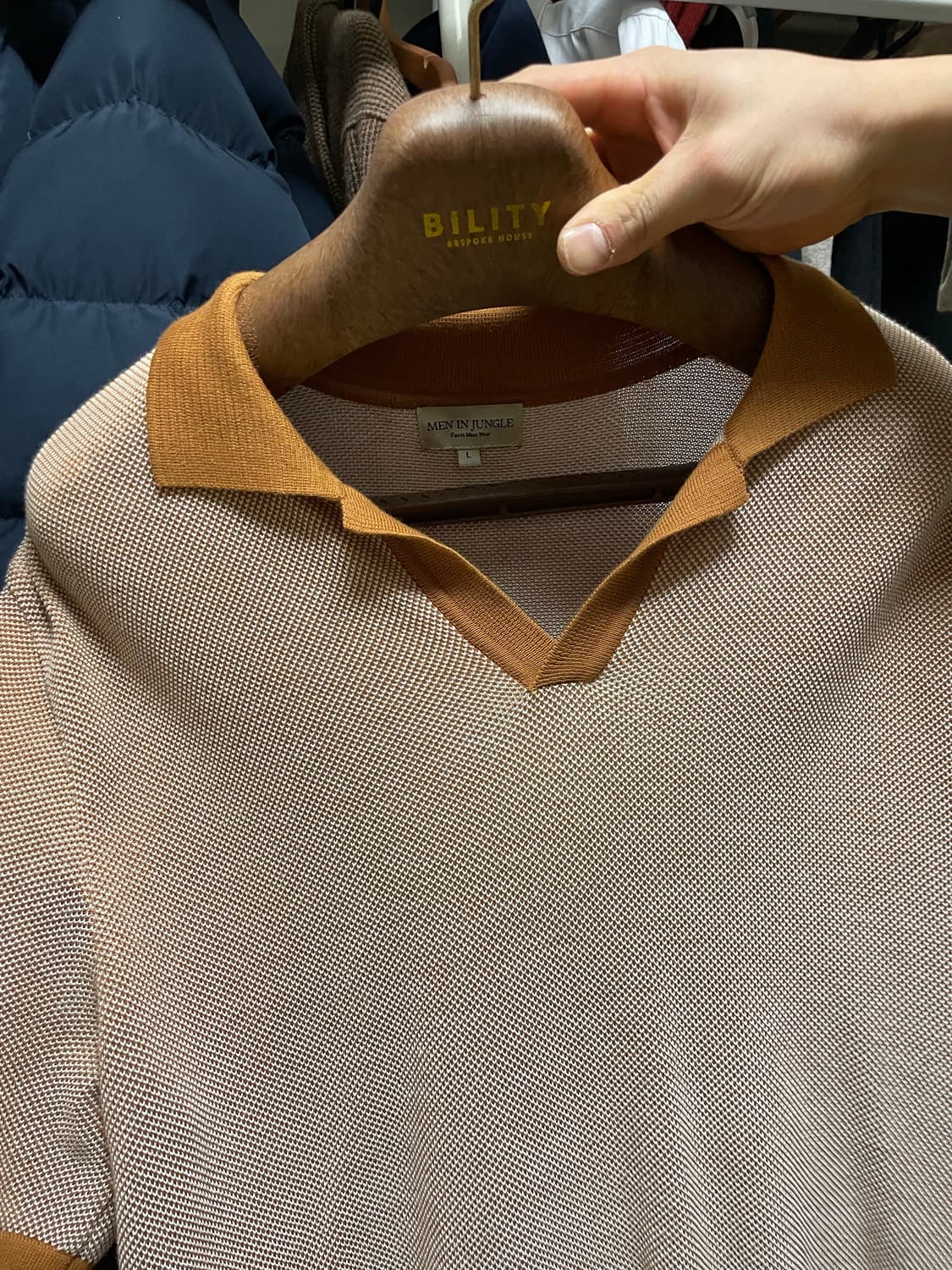 맨인정글 반팔카라니트 팝니다. 상품이미지5