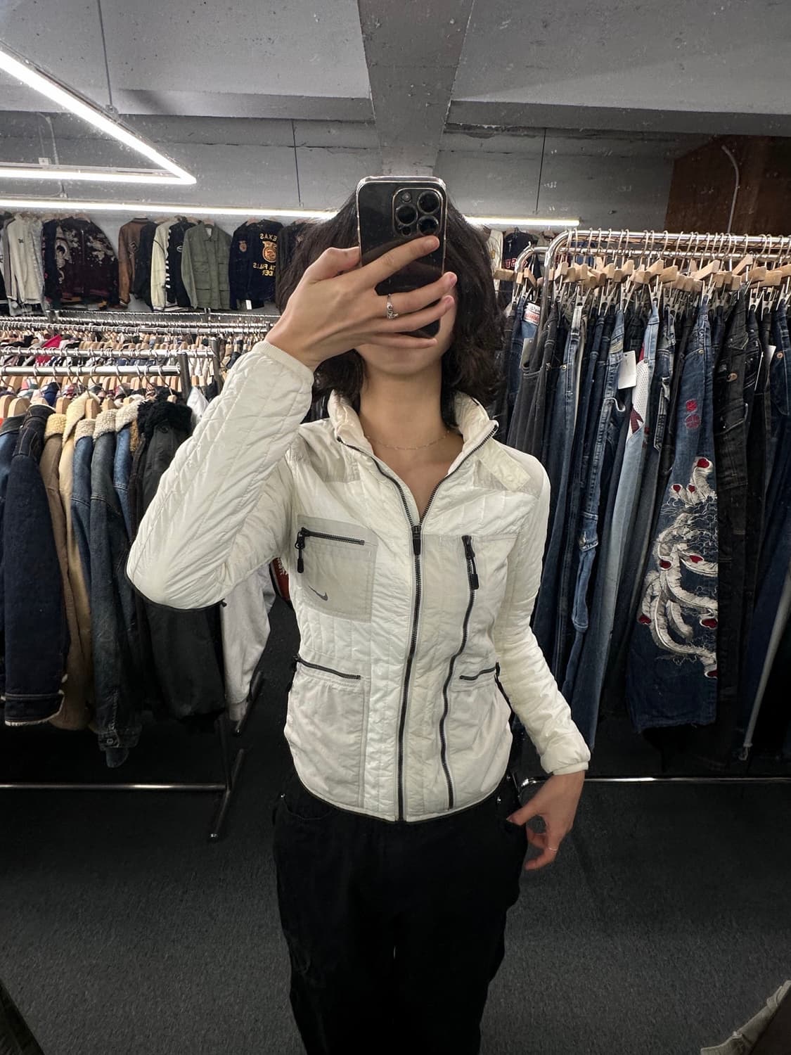 S)나이키 여성 퀼팅 포켓 디테일 아이보리 경량패딩 상품이미지1