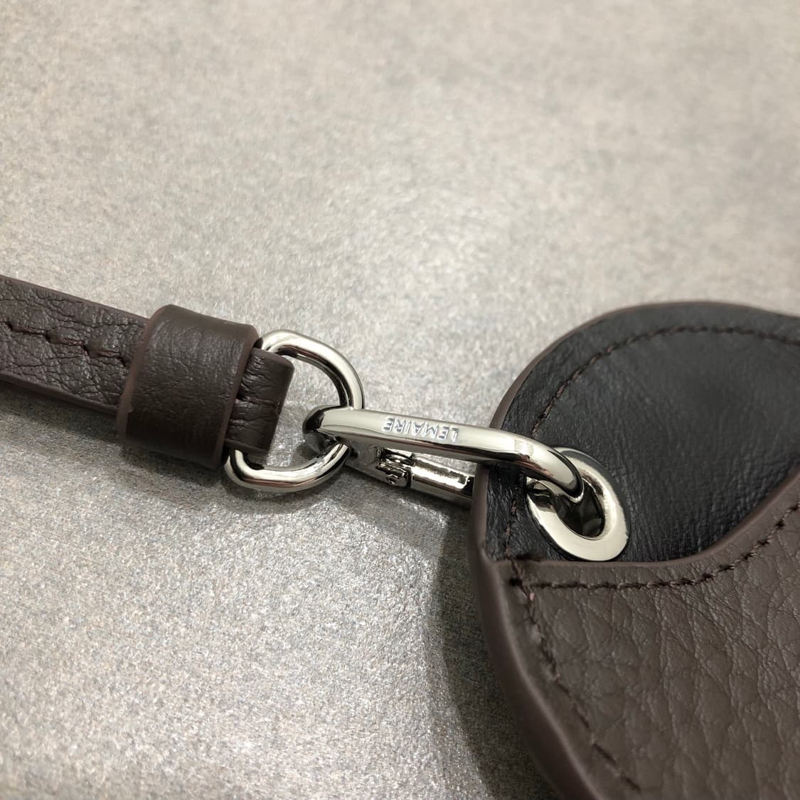 르메르 가죽 레더 안경 홀더 상품이미지3