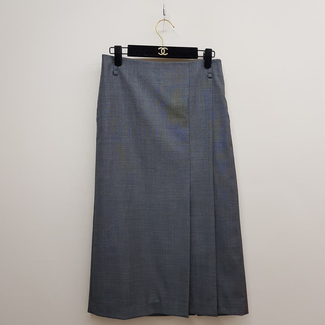 구호 2024 플리츠 포인트 울 스커트 64-94사이즈 상품이미지1