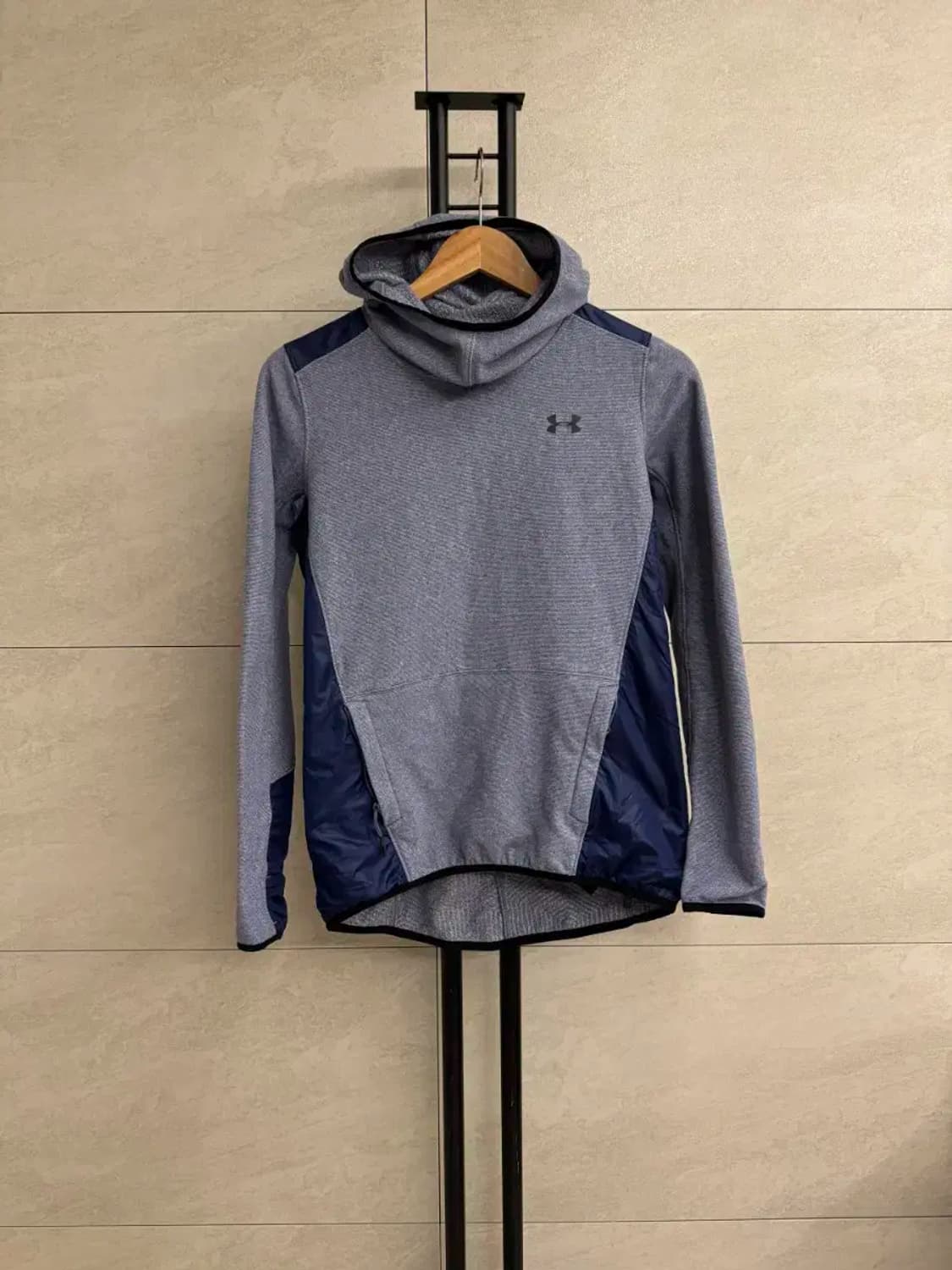 언더아머 스포츠 여성 후드 티셔츠 스몰 사이즈 | 후루츠패밀리