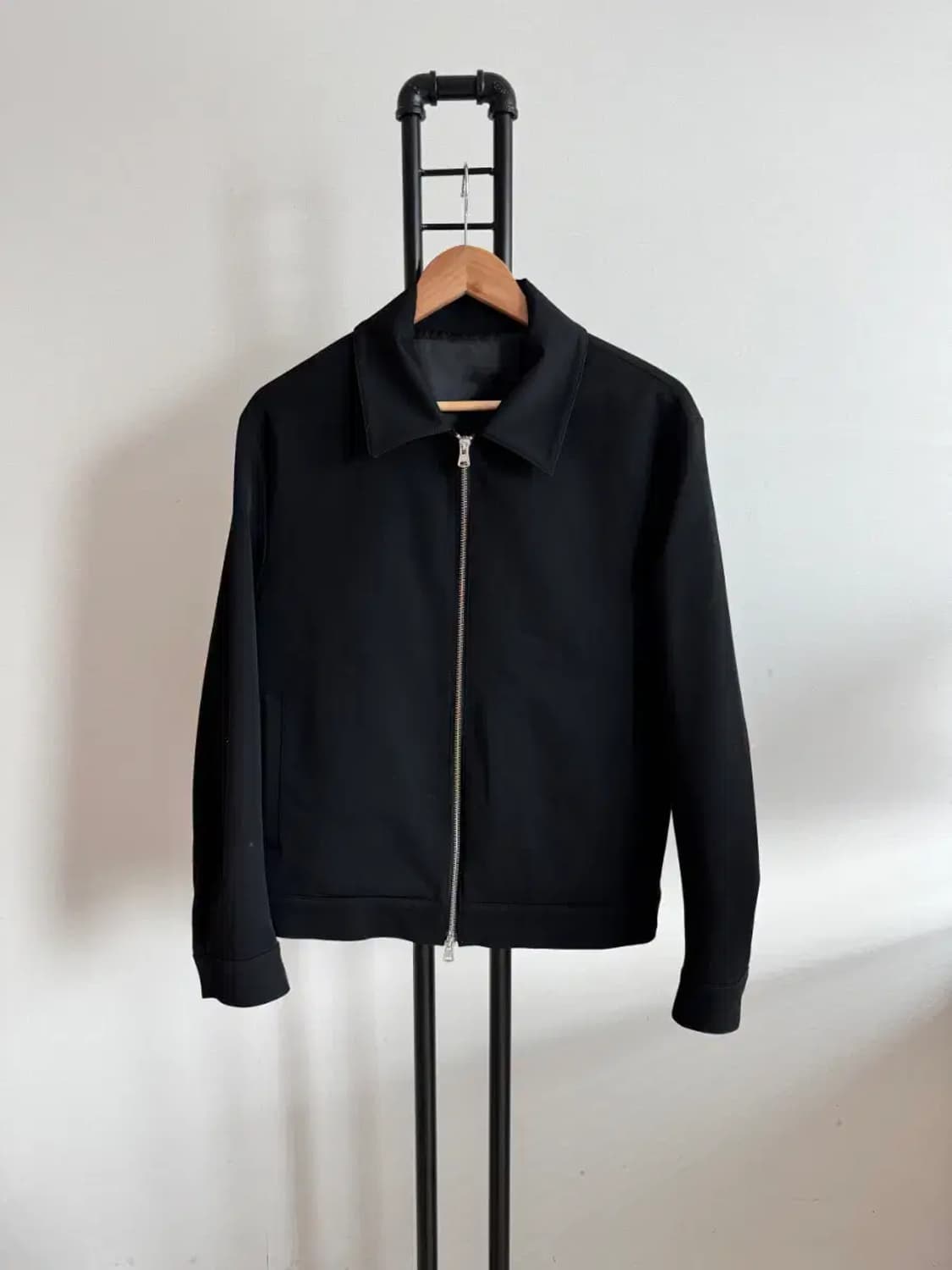 무신사 스탠다드 남성 블랙 미니멀 블루종 자켓 M 상품이미지1