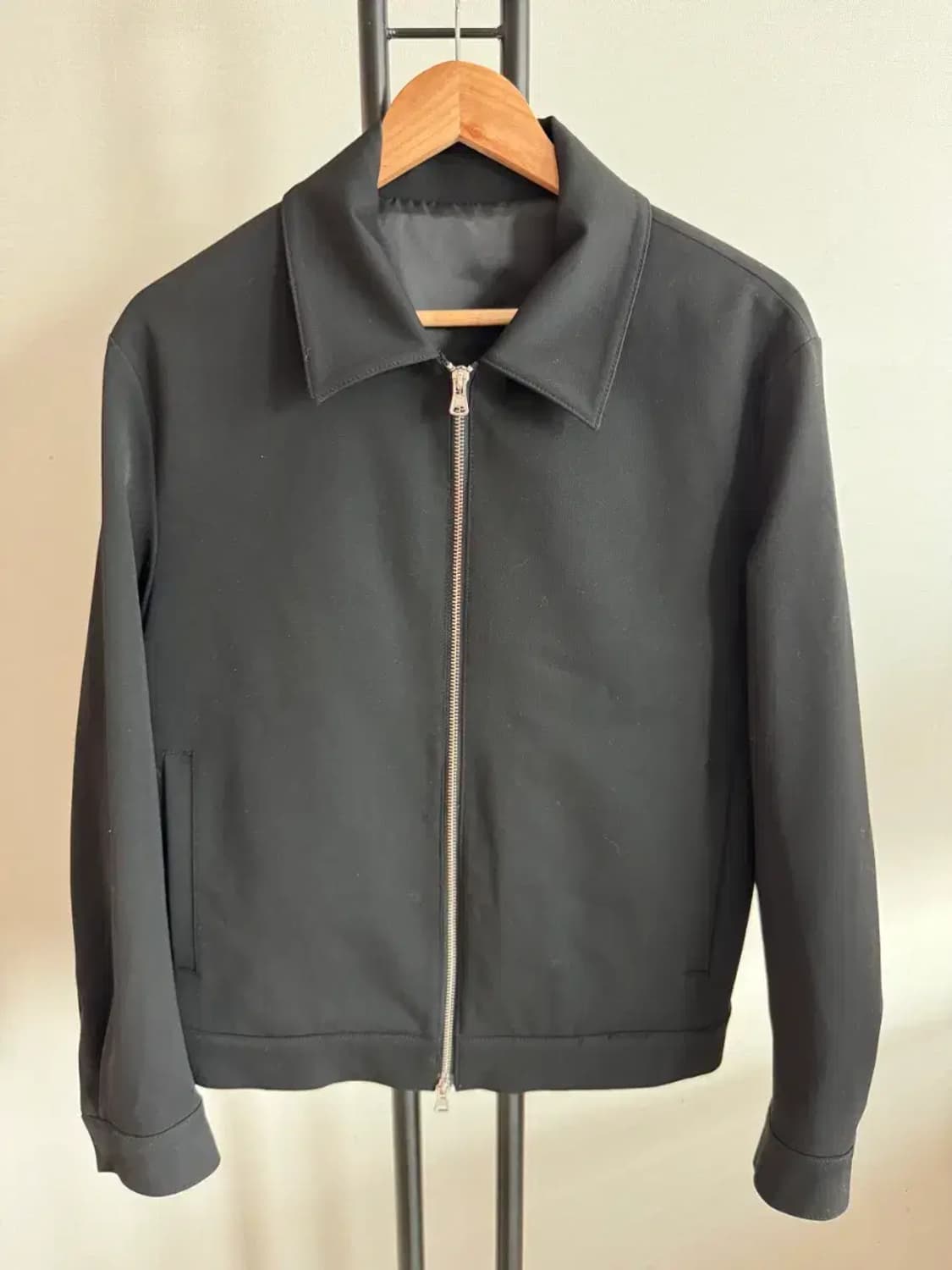 무신사 스탠다드 남성 블랙 미니멀 블루종 자켓 M 상품이미지2