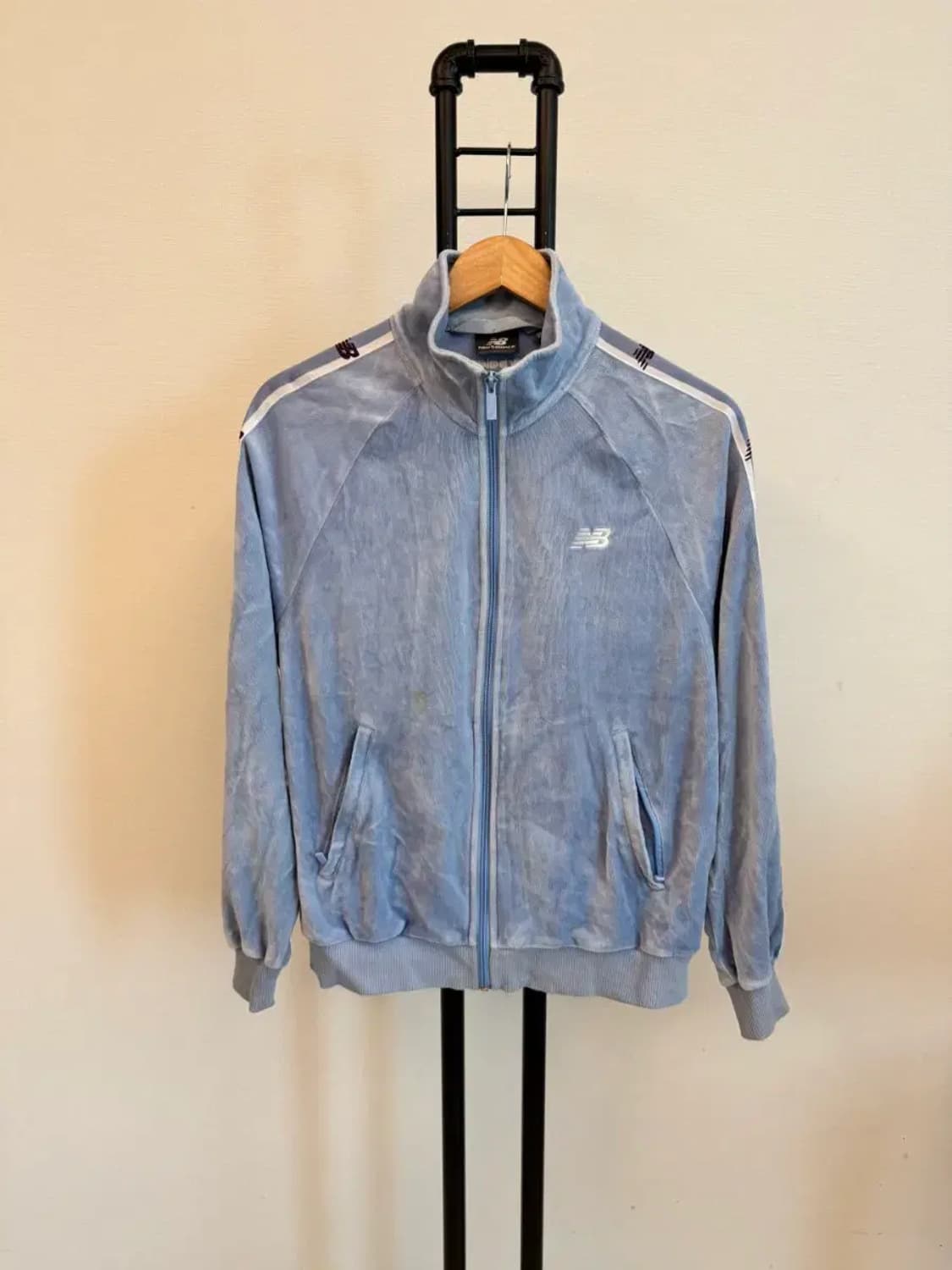 뉴발란스 벨루어 트랙탑 하늘색 90 size 상품이미지1