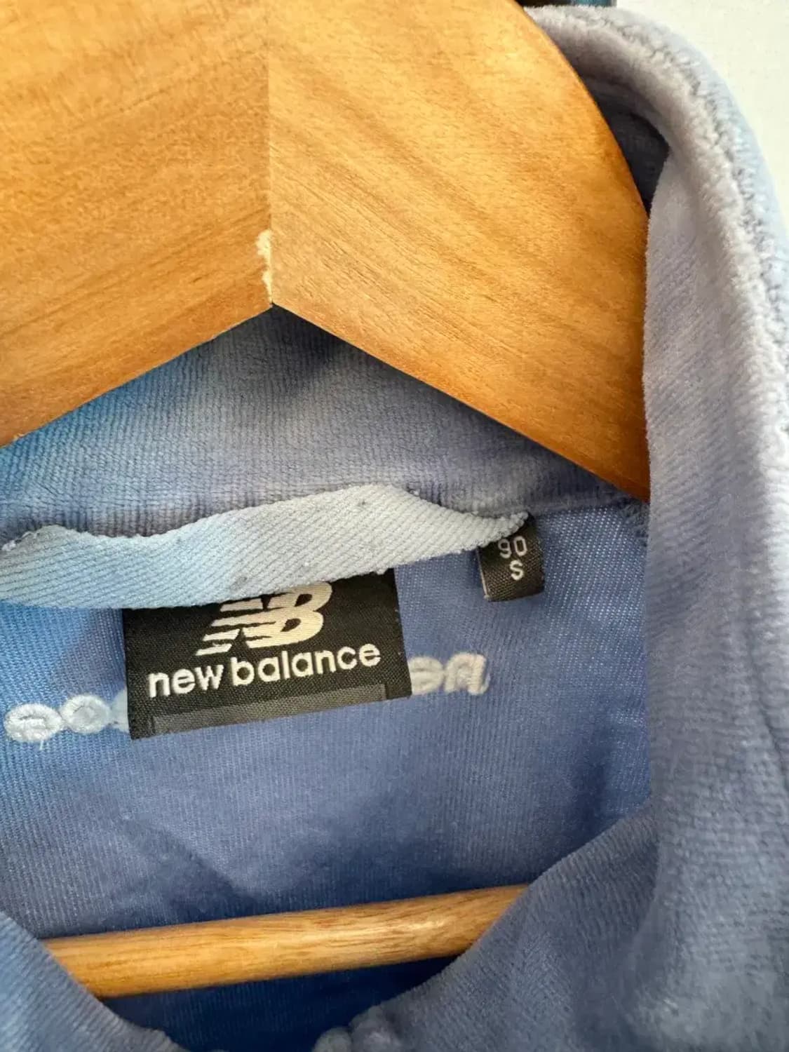 뉴발란스 벨루어 트랙탑 하늘색 90 size 상품이미지3