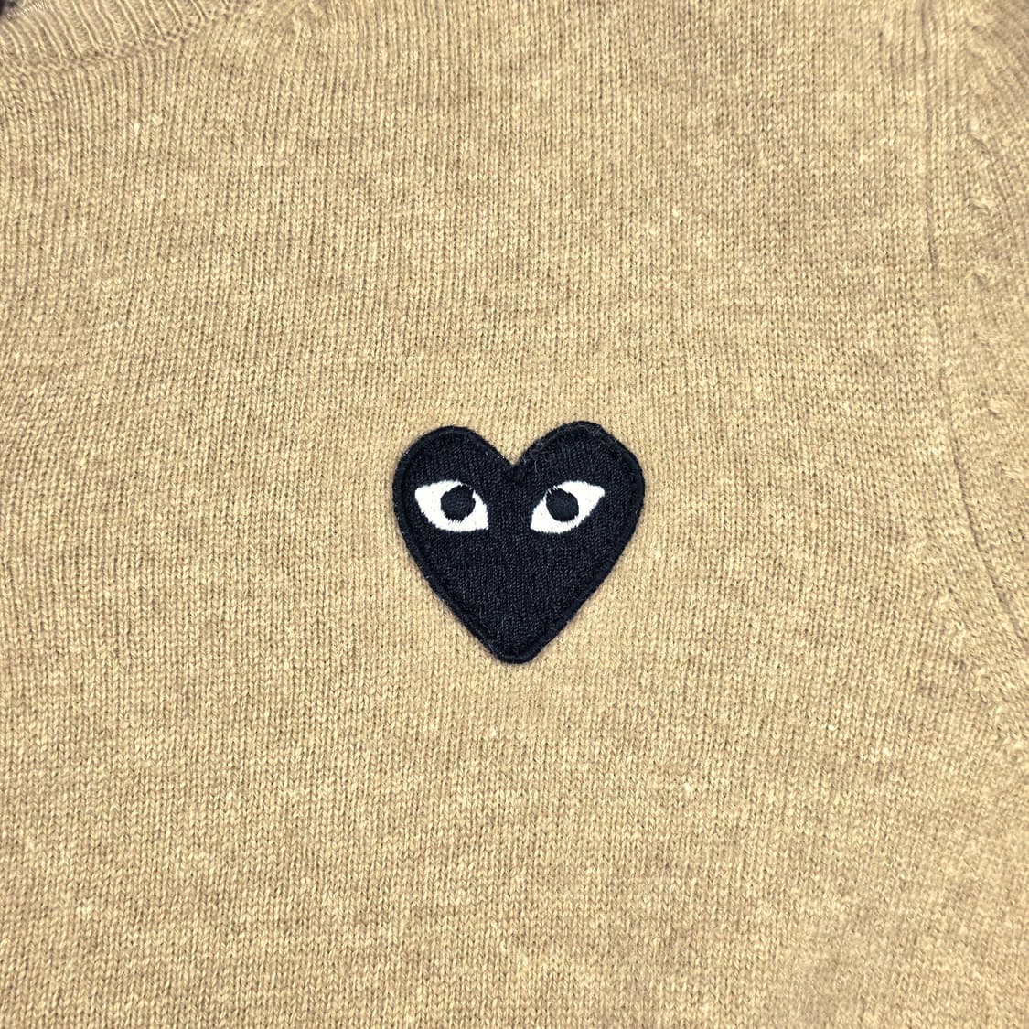 꼼데가르송 플레이 여성 라운드넥 가디건 베이지 상품이미지3