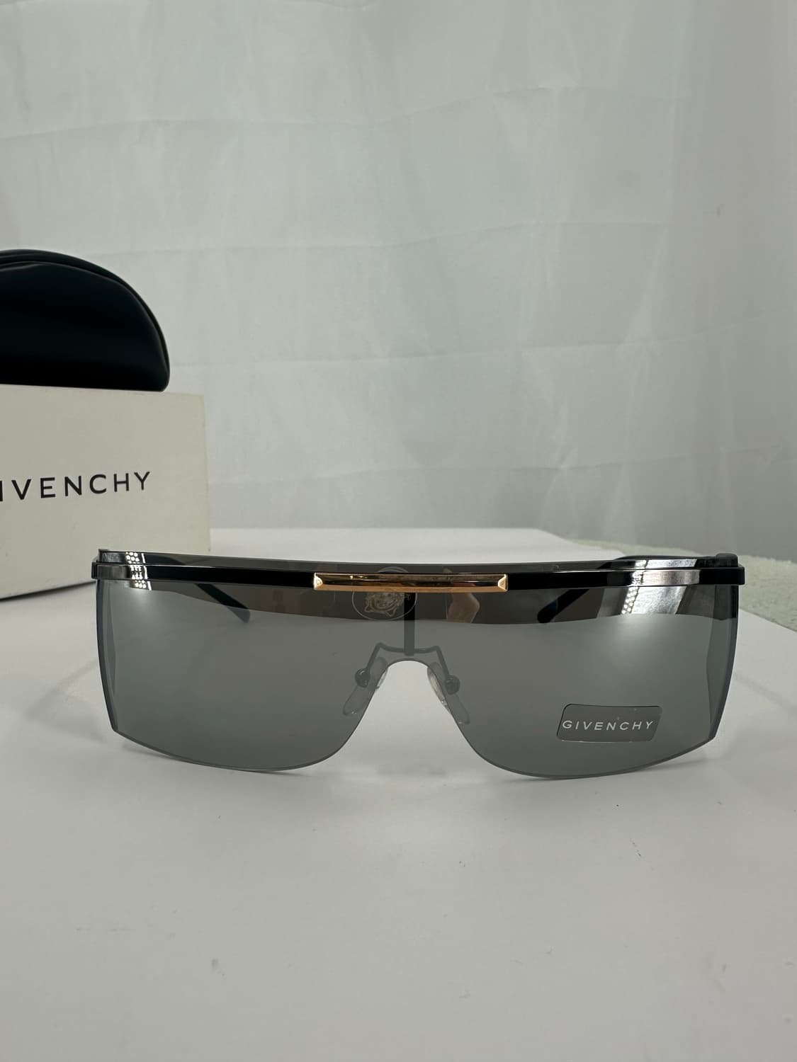 [새상품 무료배송] 정품 지방시 Made in Italy 선글라스 상품이미지2