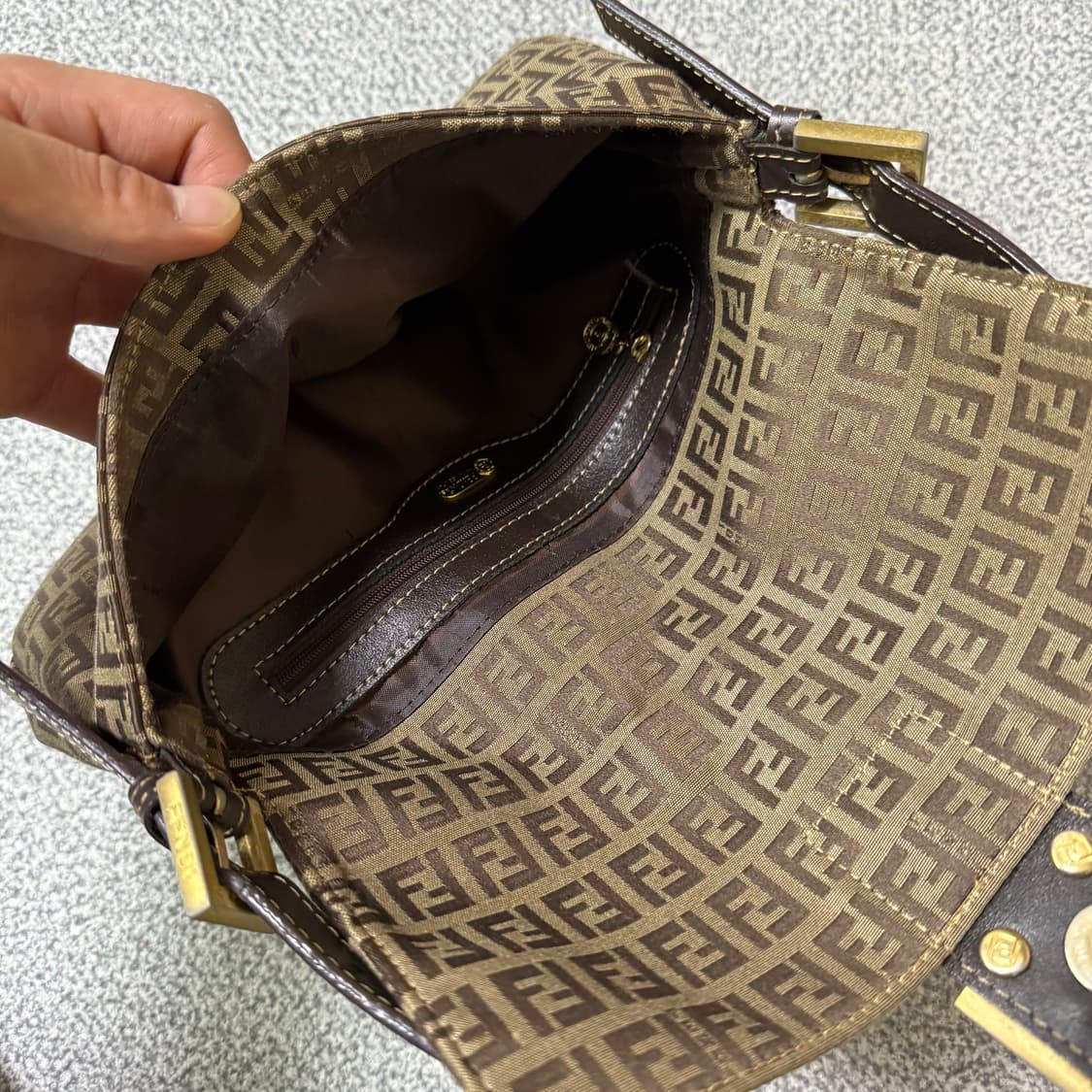 FENDI 펜디 주카 맘마 미니백 상품이미지7