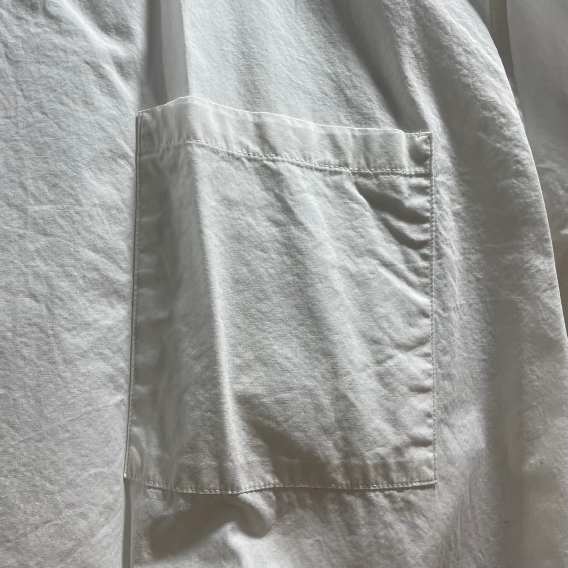 써네이/ 브이넥 립 풀오버 셔츠/ S  스웻셔츠와 셔츠를 합쳐놓은 듯한  상품이미지4