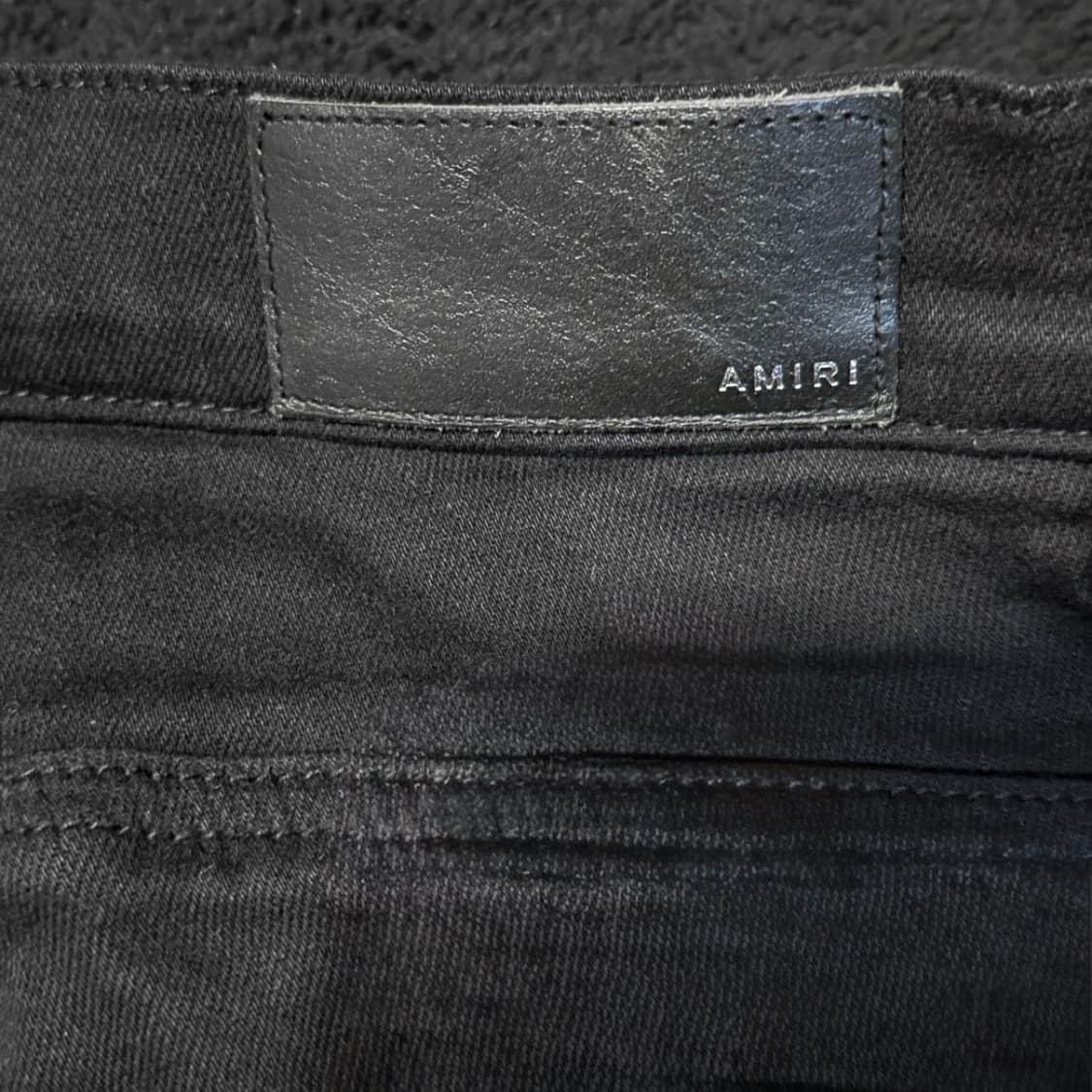 AMIRI MX1 Distressed Black Jeans 상품이미지4