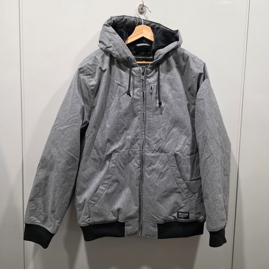 홀리스터(HOLLISTER) 테크 자켓 (그레이) 상품이미지1