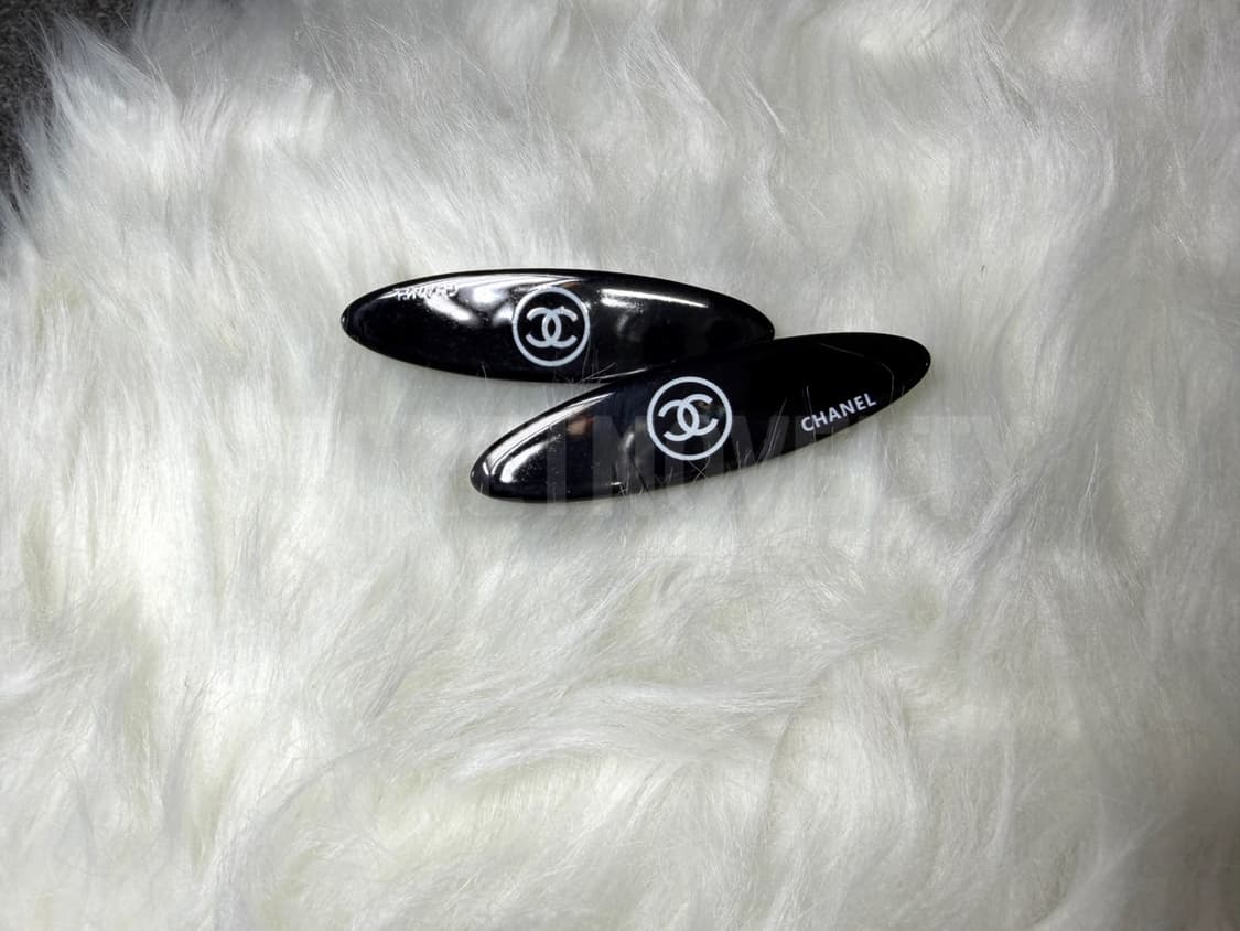 샤넬 블랙 심플 헤어클립 <1ps> 상품이미지9