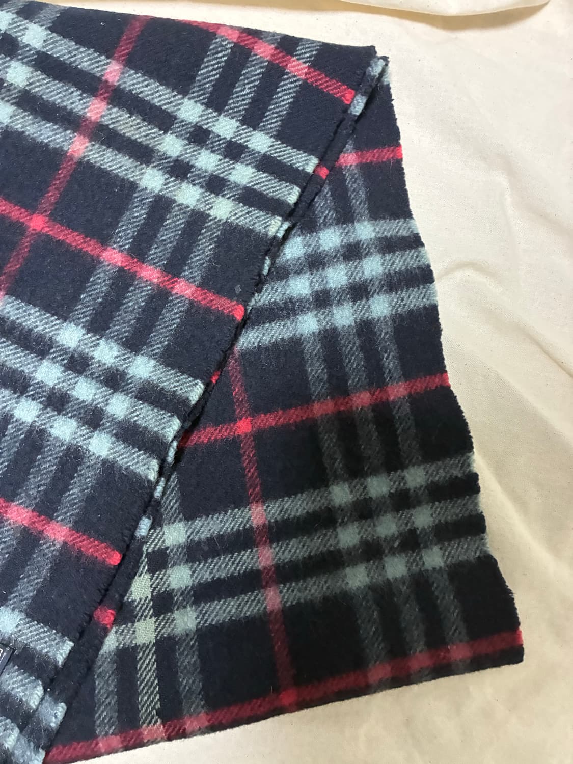 정품 버버리 캐시미어 머플러 체크 상품이미지5