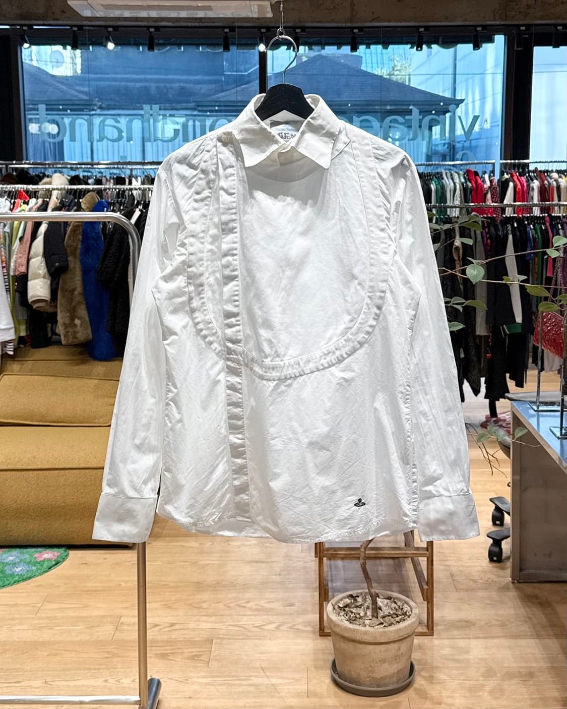 비비안 웨스트우드 맨 화이트 에이시멋리 orb 셔츠  상품이미지1