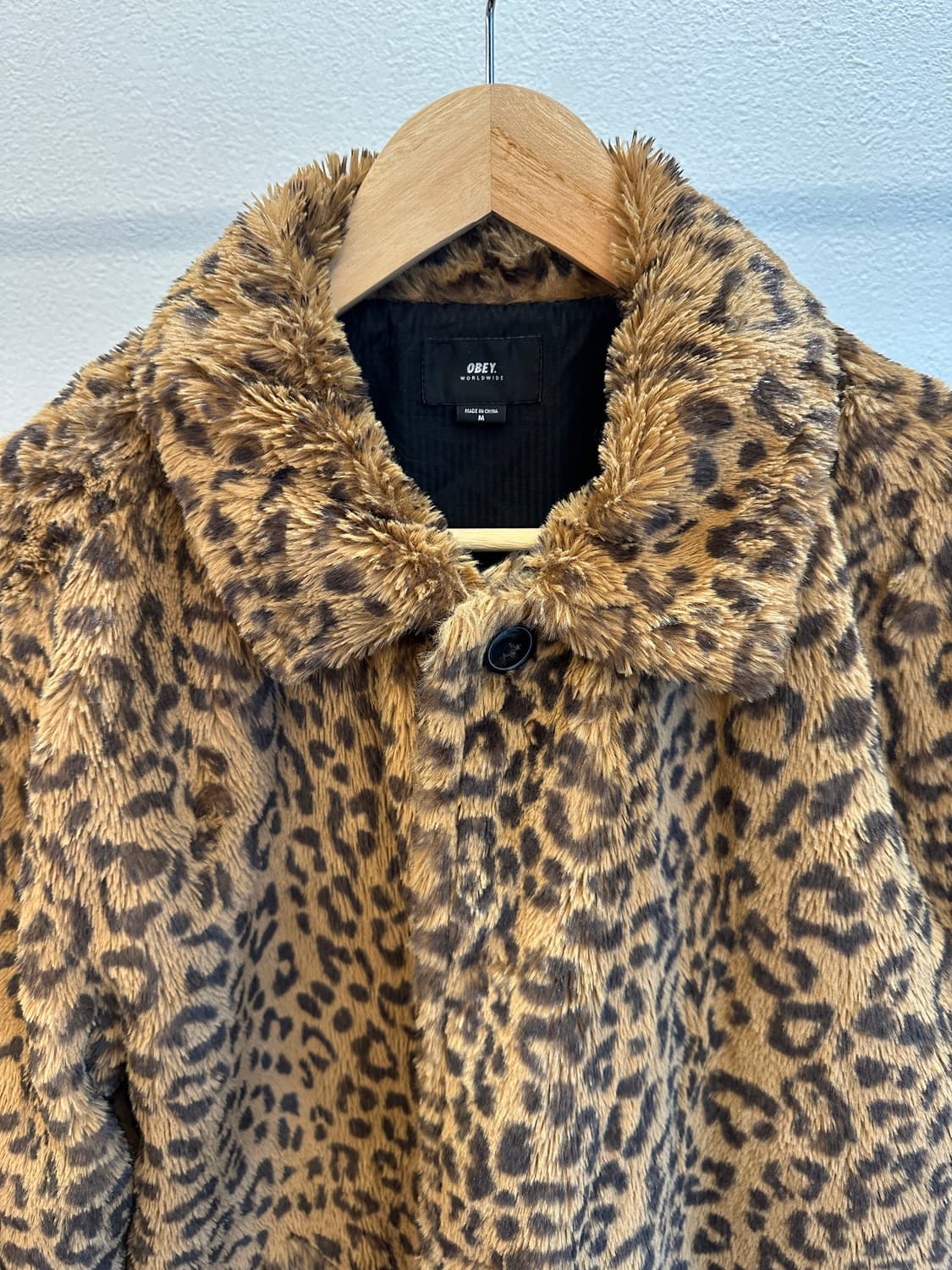 오베이(Obey) 레오파드 퍼 재킷 상품이미지3