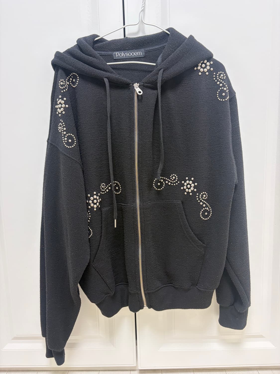 폴리수엠 스터드 후드집업 상품이미지3