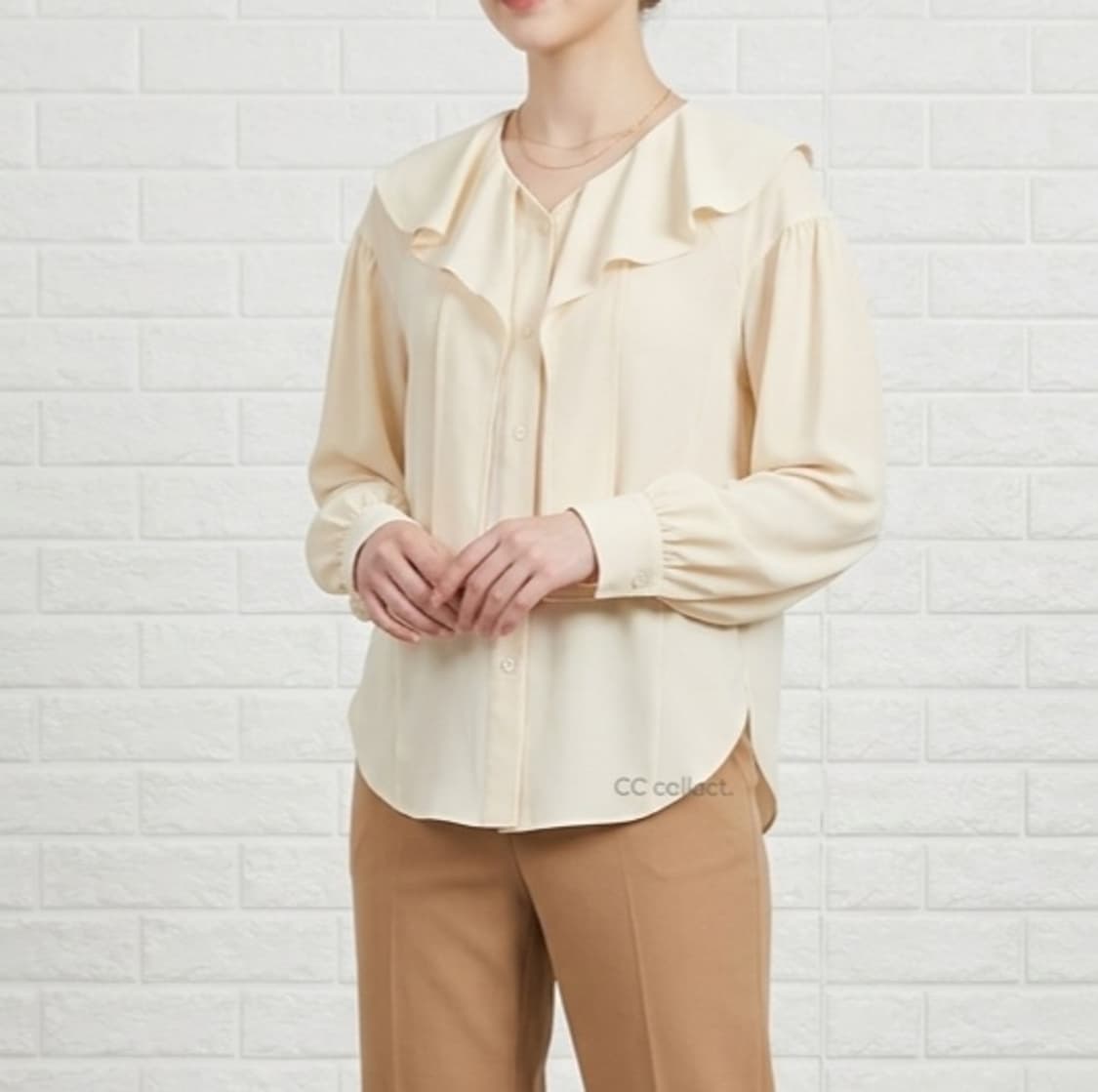 [55]씨씨콜렉트 러플 카라 블라우스 상품이미지1